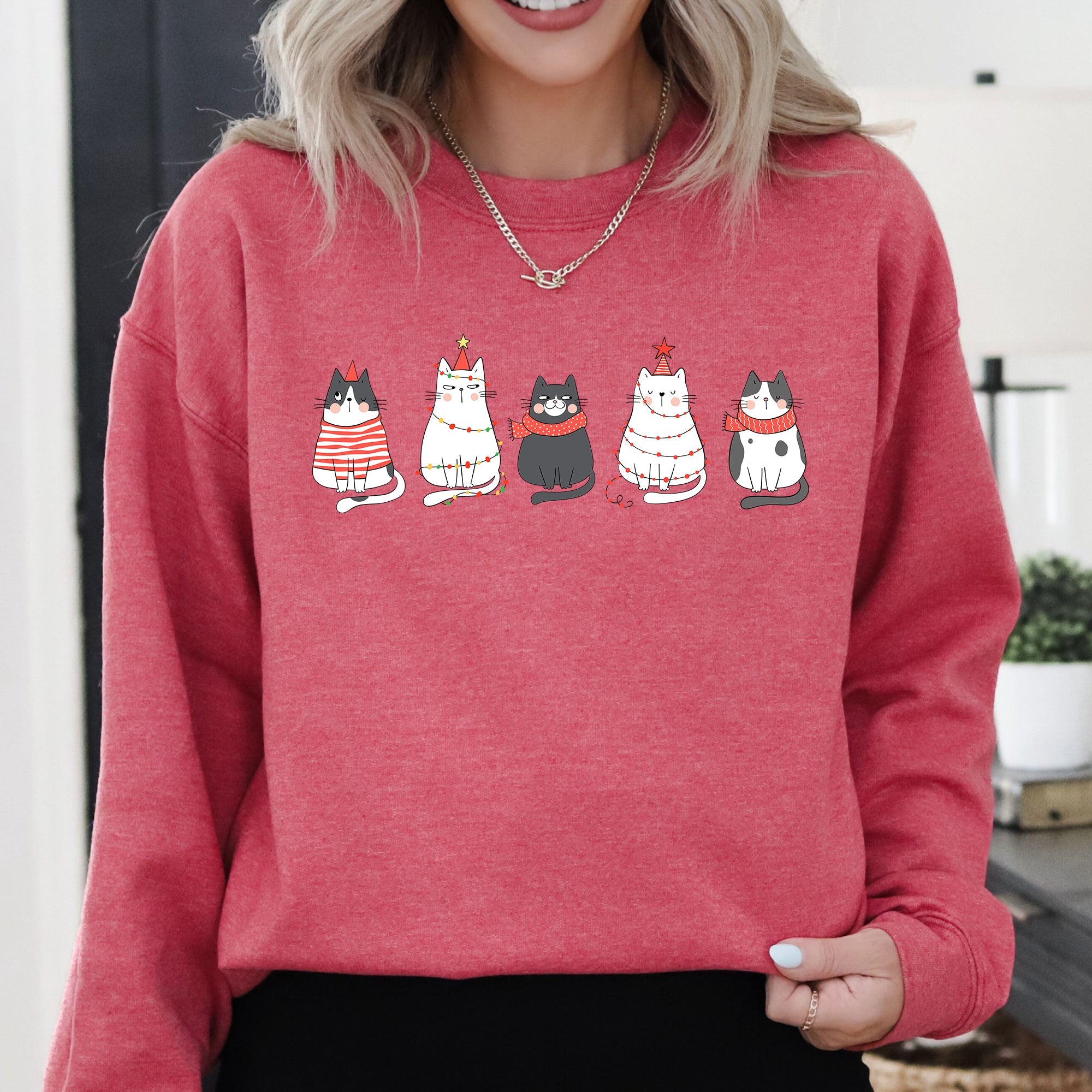Charming Christmas Cats And Kitties Celebrating With Santa In A Snowy Xmas Scene Sweatshirt