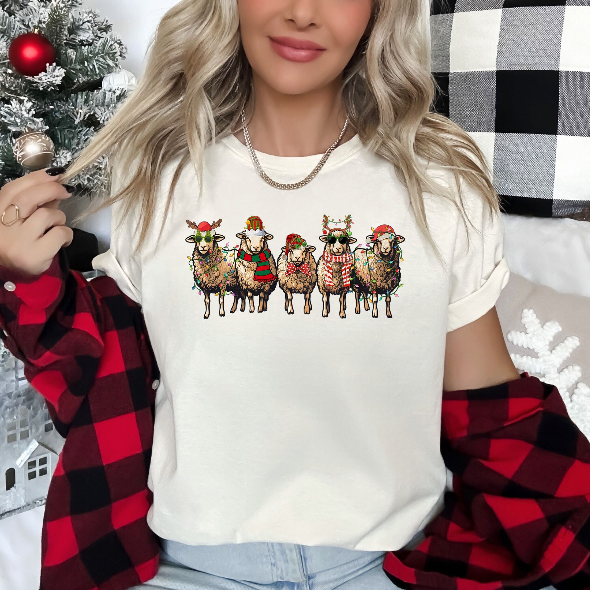Christmas Sheep Santa Farm Life Lovers Edition For Sheep Enthusiasts And Holiday Decor Fans Graphic Tee