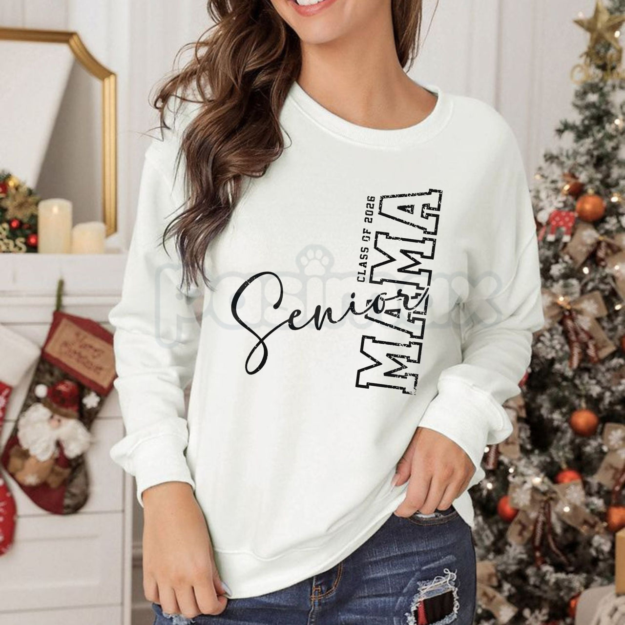 Class of 2026 Senior MAMA Sweatshirt | Graduation Mom Crewneck | Senior 2026 Mama Graphic Shirt | Proud Graduation Mother Jumper | Retro Varsity Senior Mom Pullover | Graduation Gift for Mom