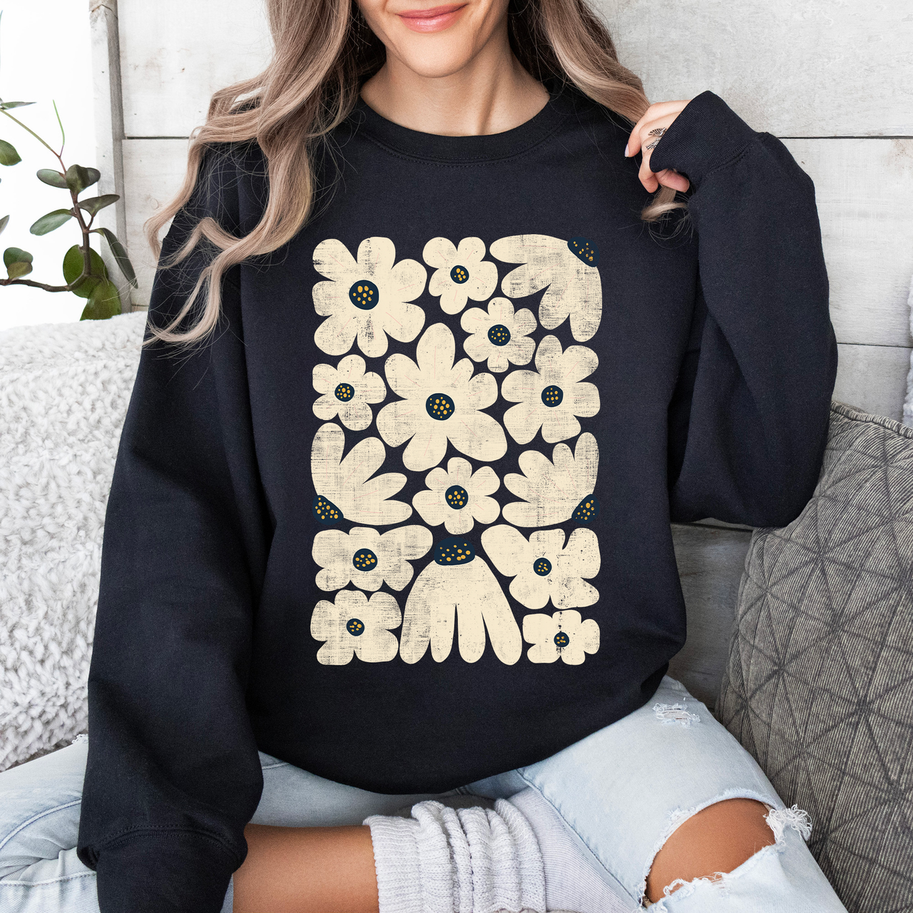 Cream Daisy Allover Floral Vintage Boho Nature Inspired Cozy Fall Print Sweatshirt