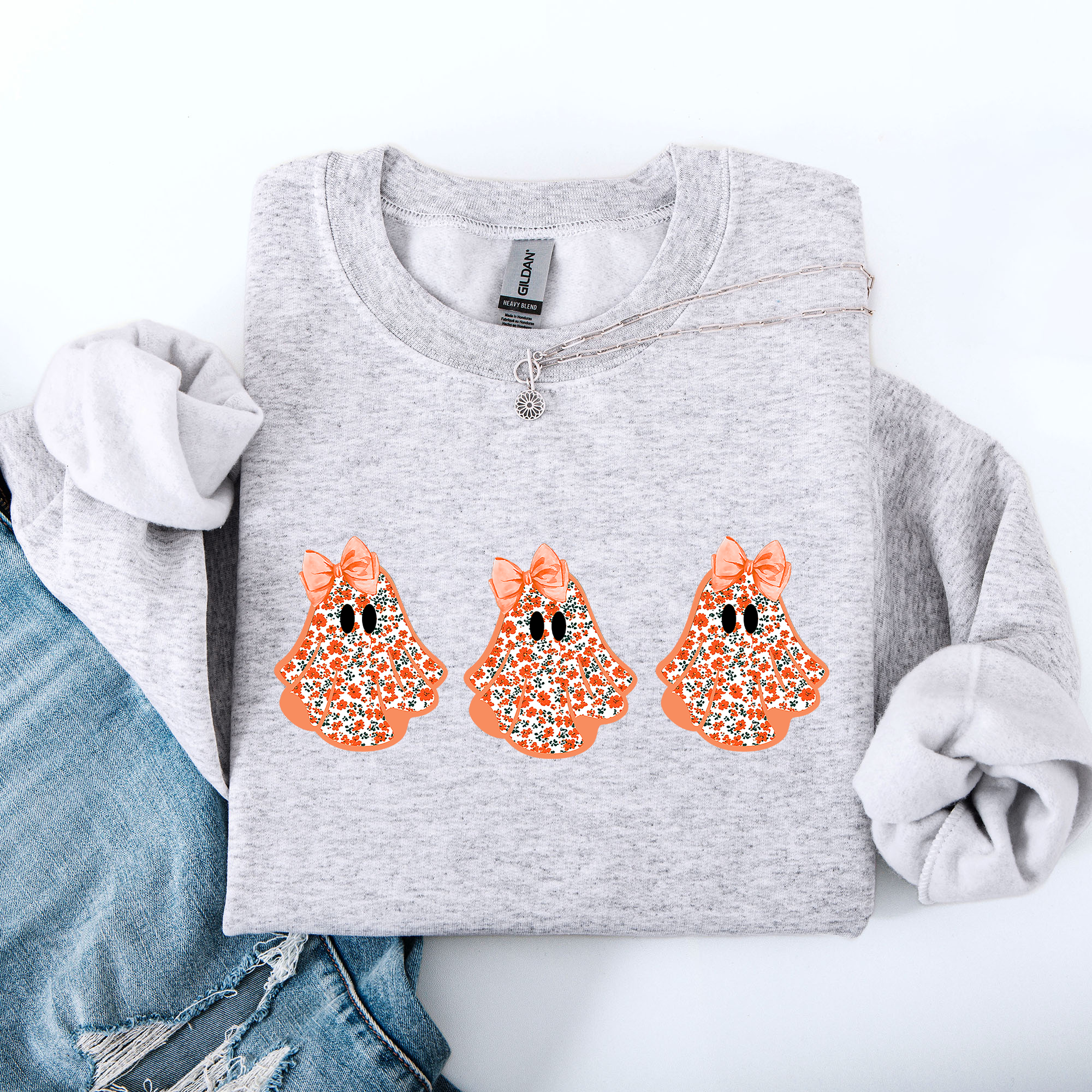 Cute Halloween Ghosts Pattern Coquette Cozy Autumn Nights Spooky Seasonal Print Collection Sweatshirt