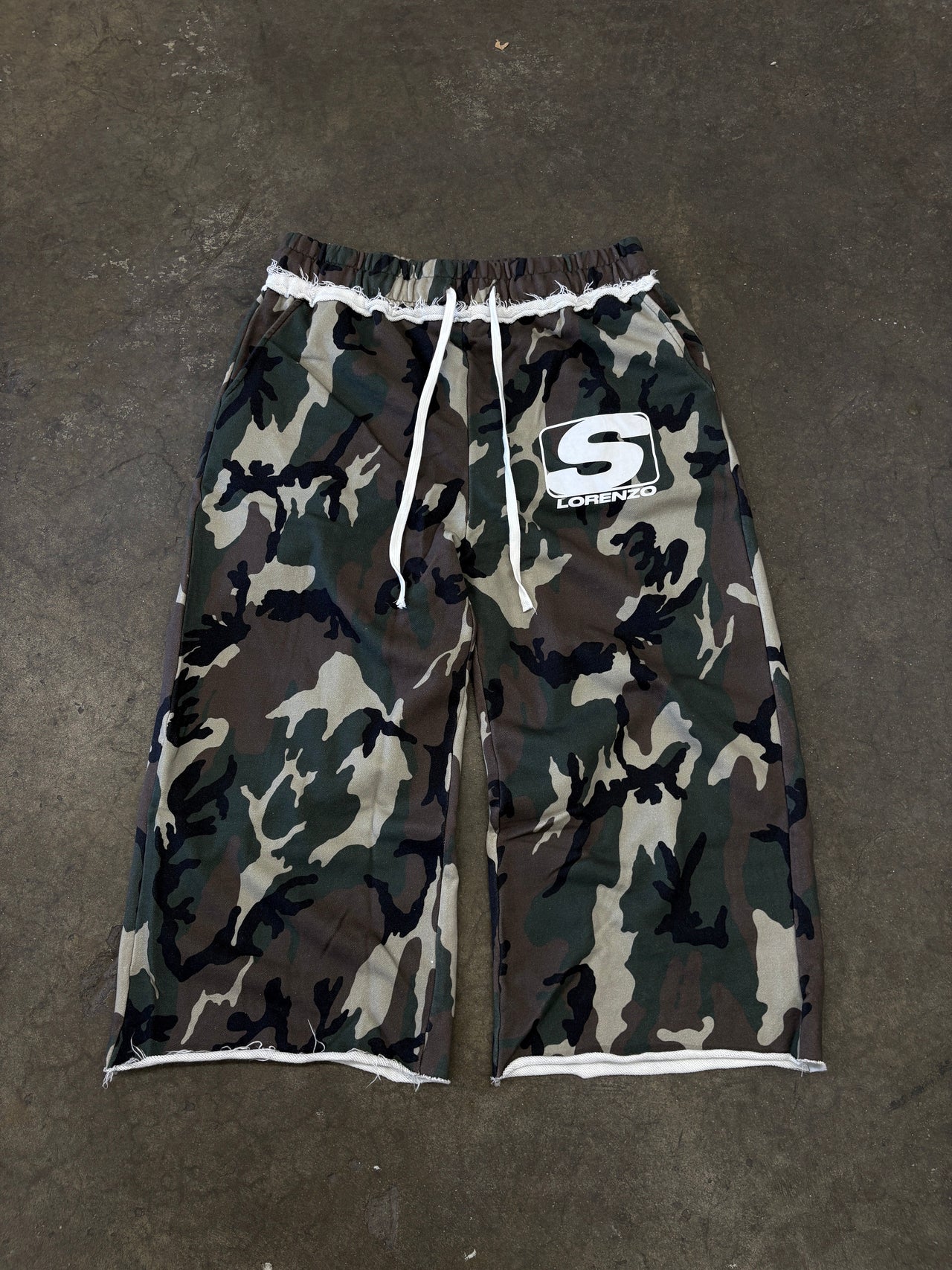 CAMO 3/4 SHORTS