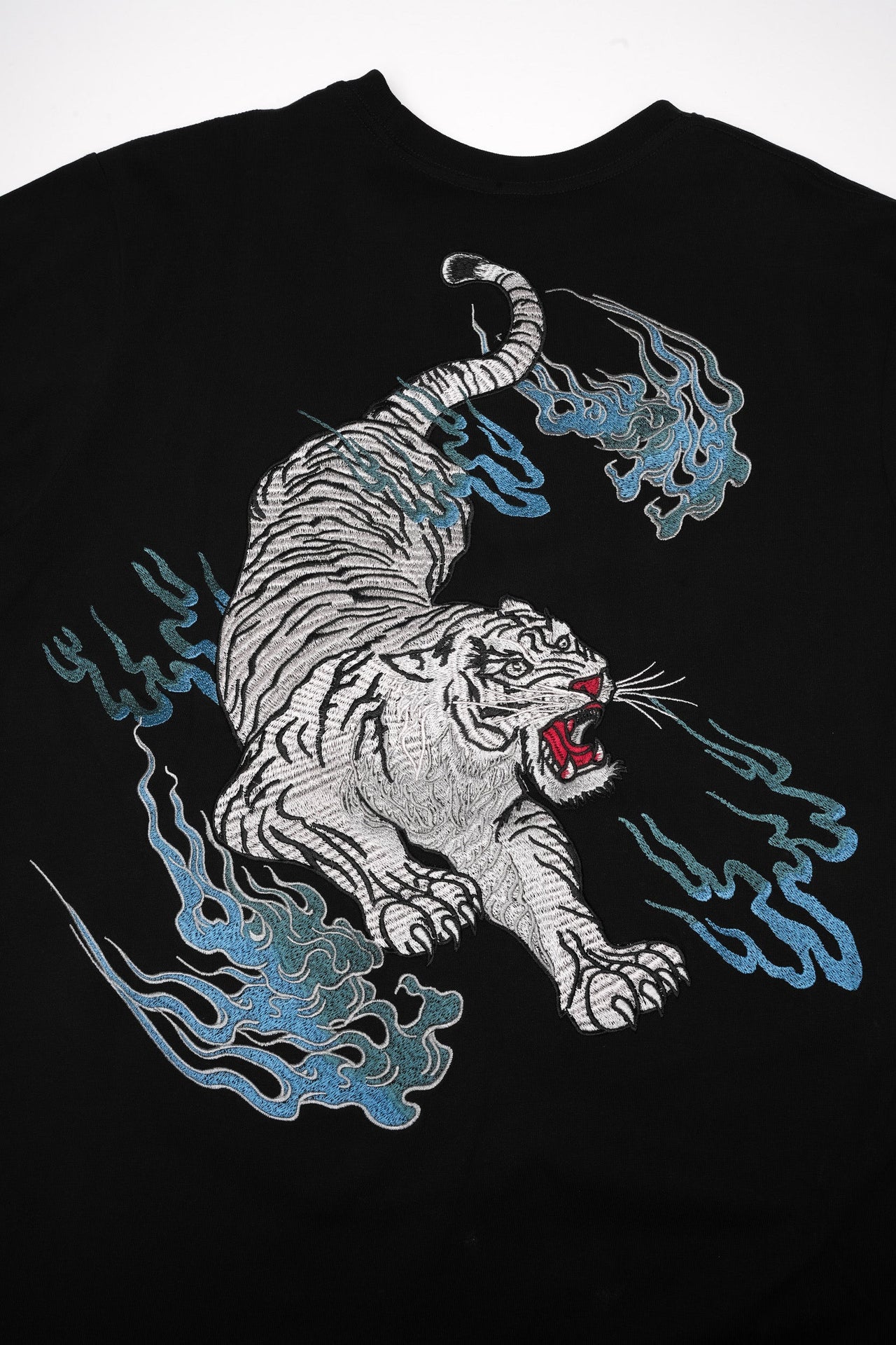 ET9817 Flaming White Tiger Embroidered Tee