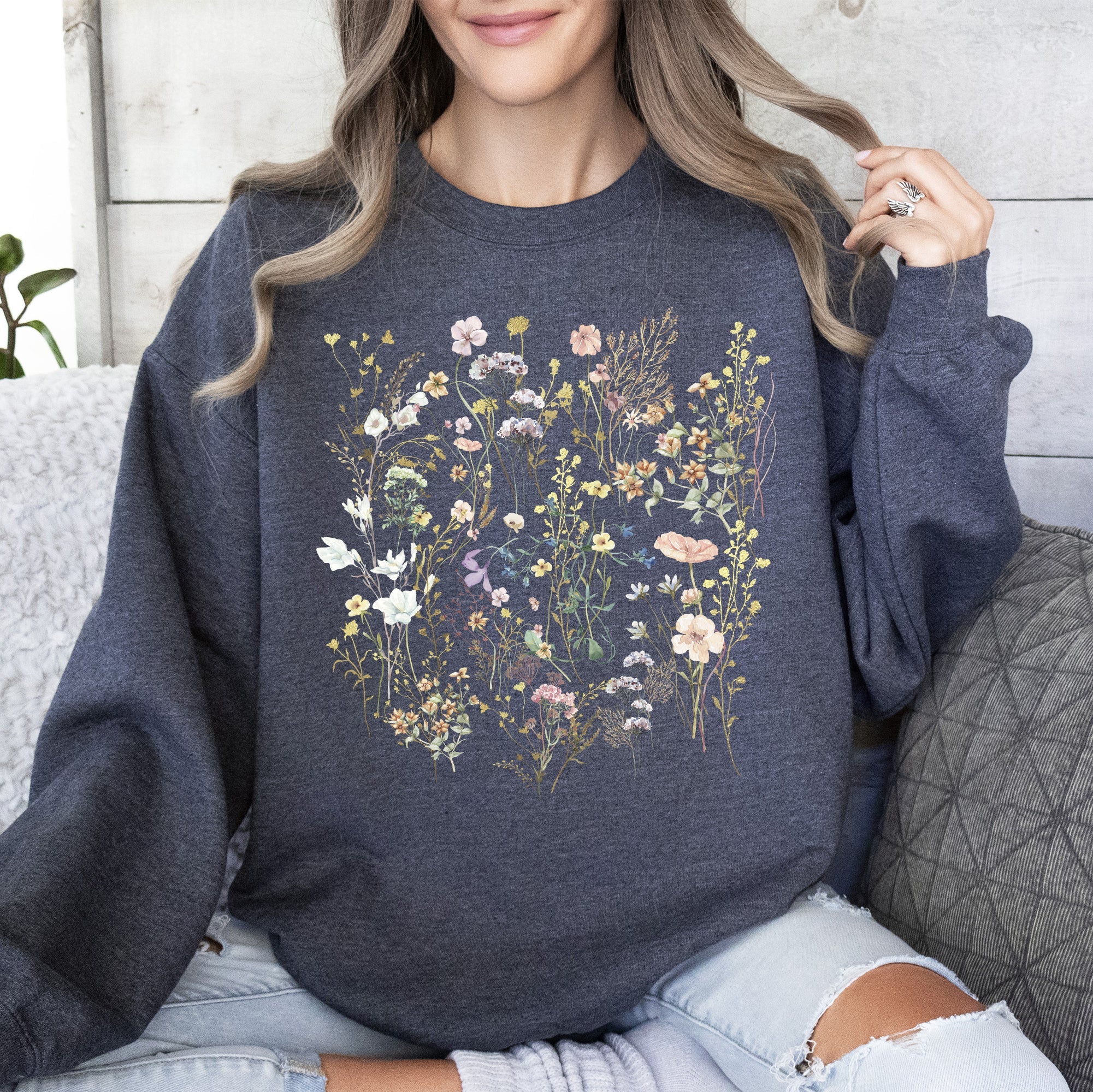Delicate Wildflowers Forest Meadow Pressed Flowers Floral Collection Edition Sweatshirt