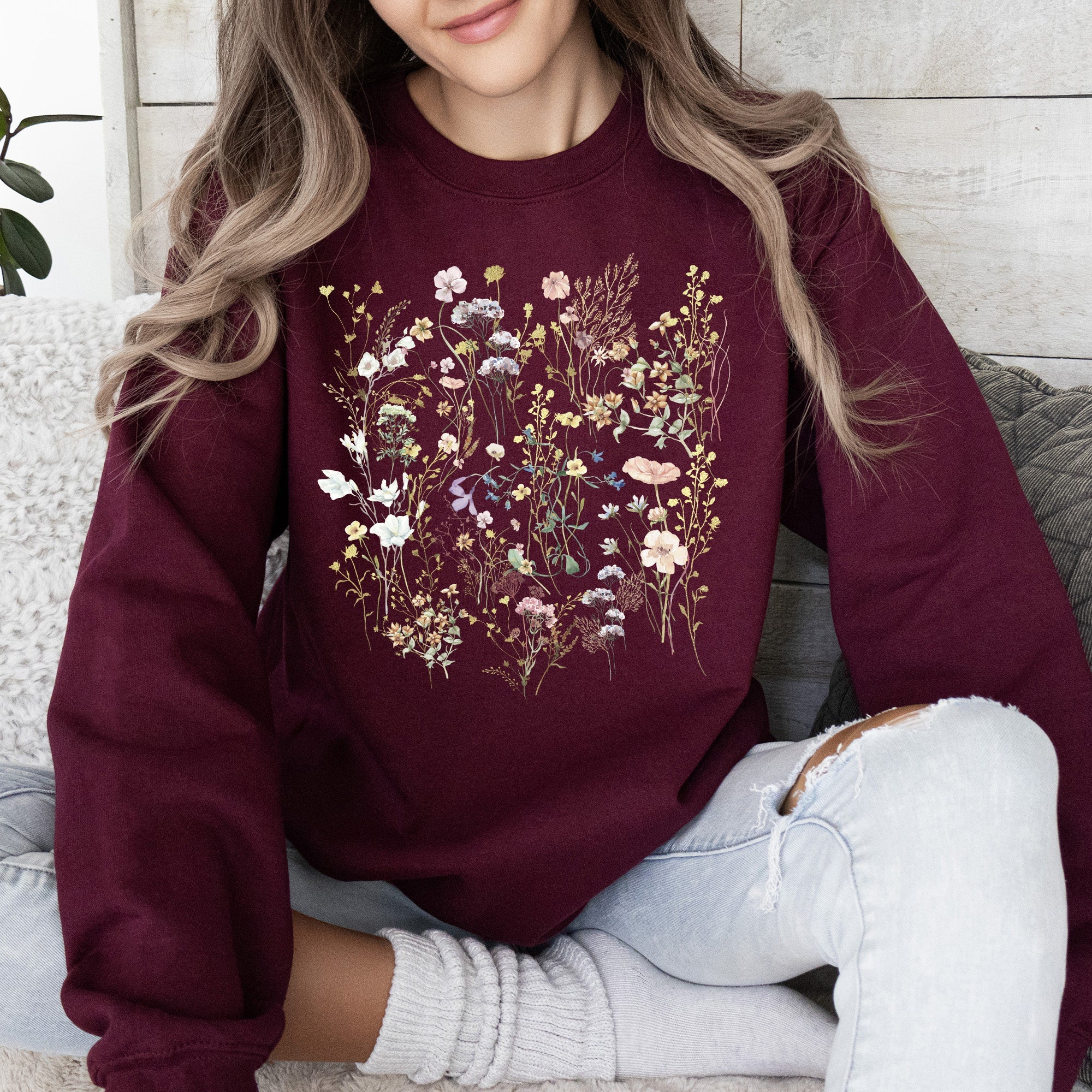 Delicate Wildflowers Forest Meadow Pressed Flowers Floral Collection Edition Sweatshirt