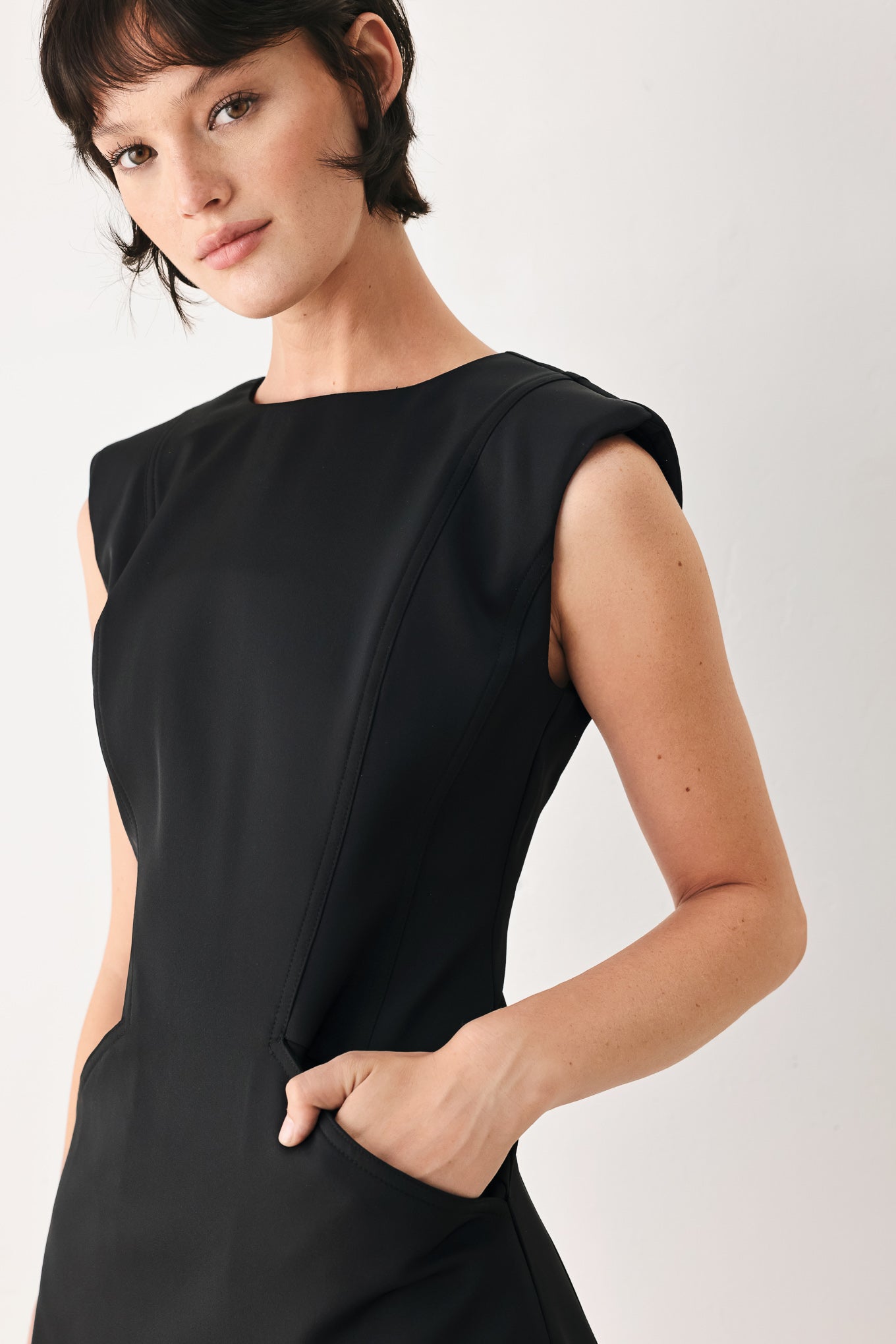 THE MODERN ICON WOVEN SHIFT DRESS