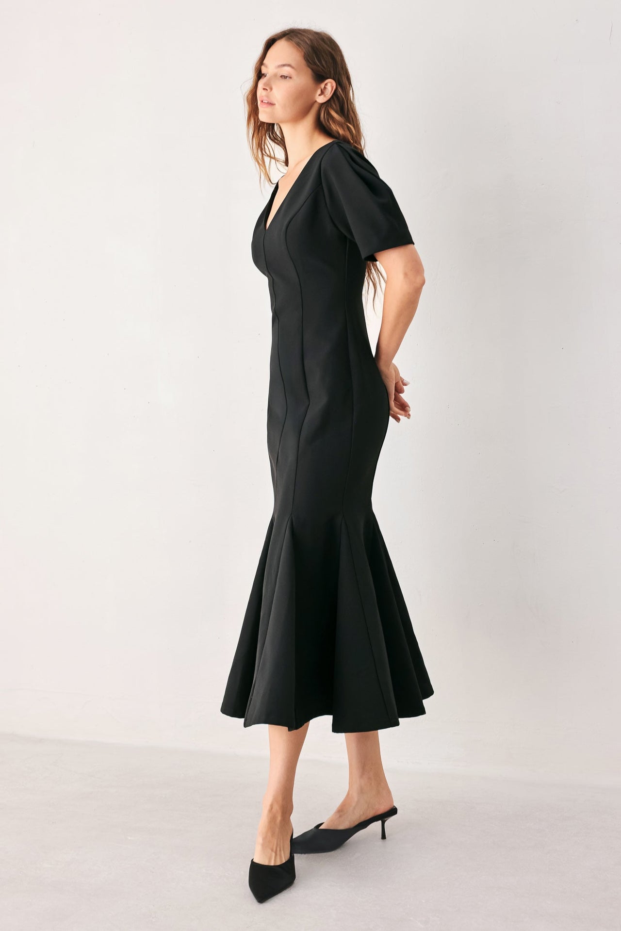 SOIRÉE PUFF WOVEN MIDI DRESS