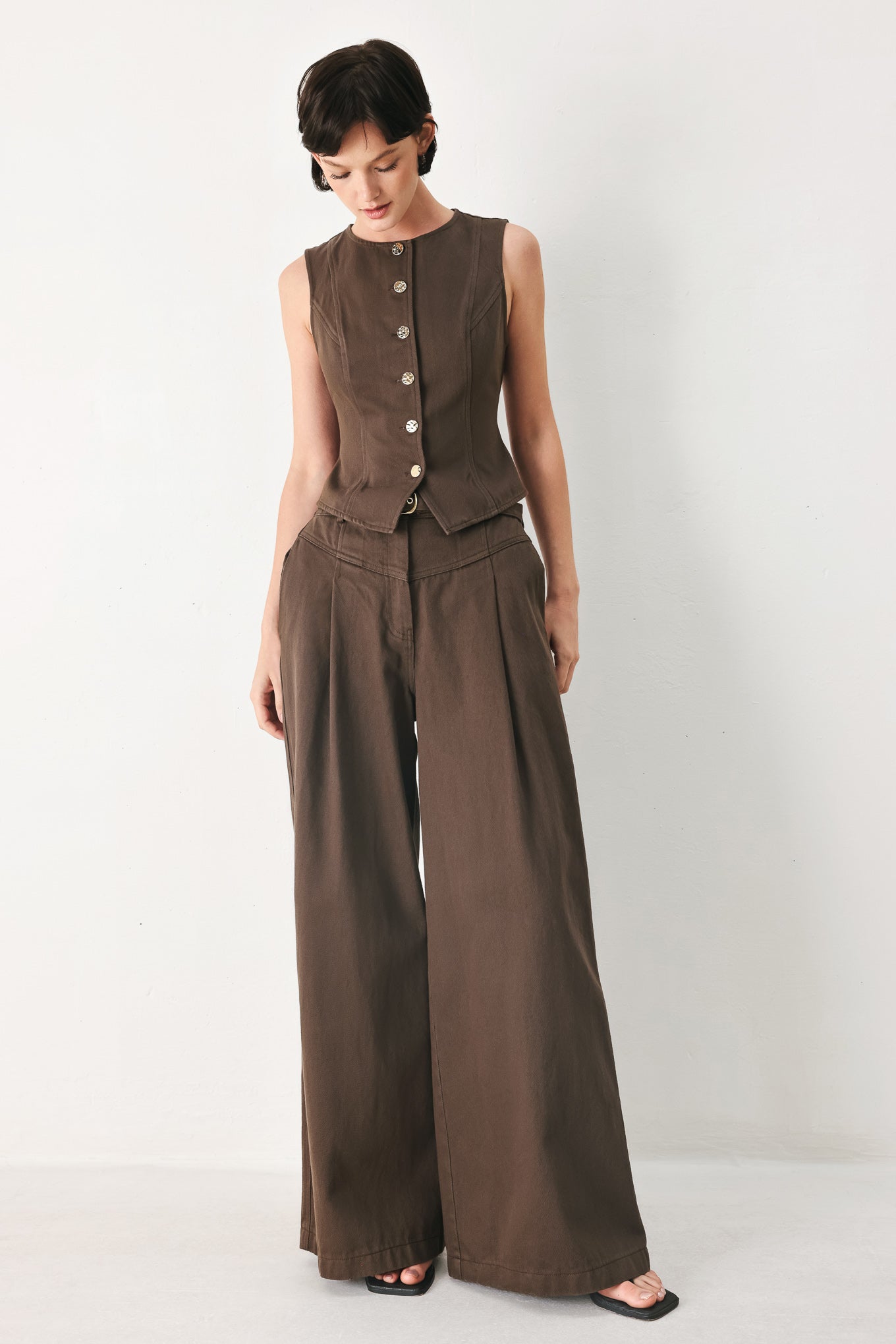 BROWN SUGAR STATEMENT WOVEN VEST