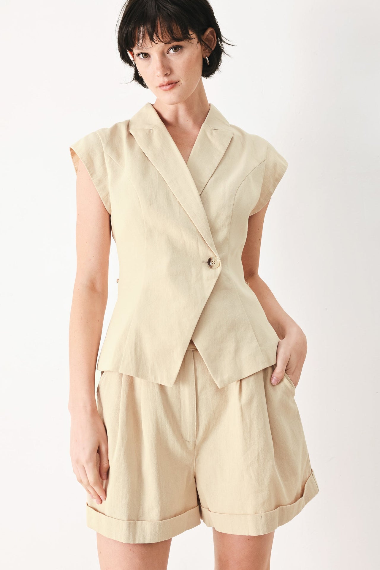 DESERT MINIMAL WOVEN VEST
