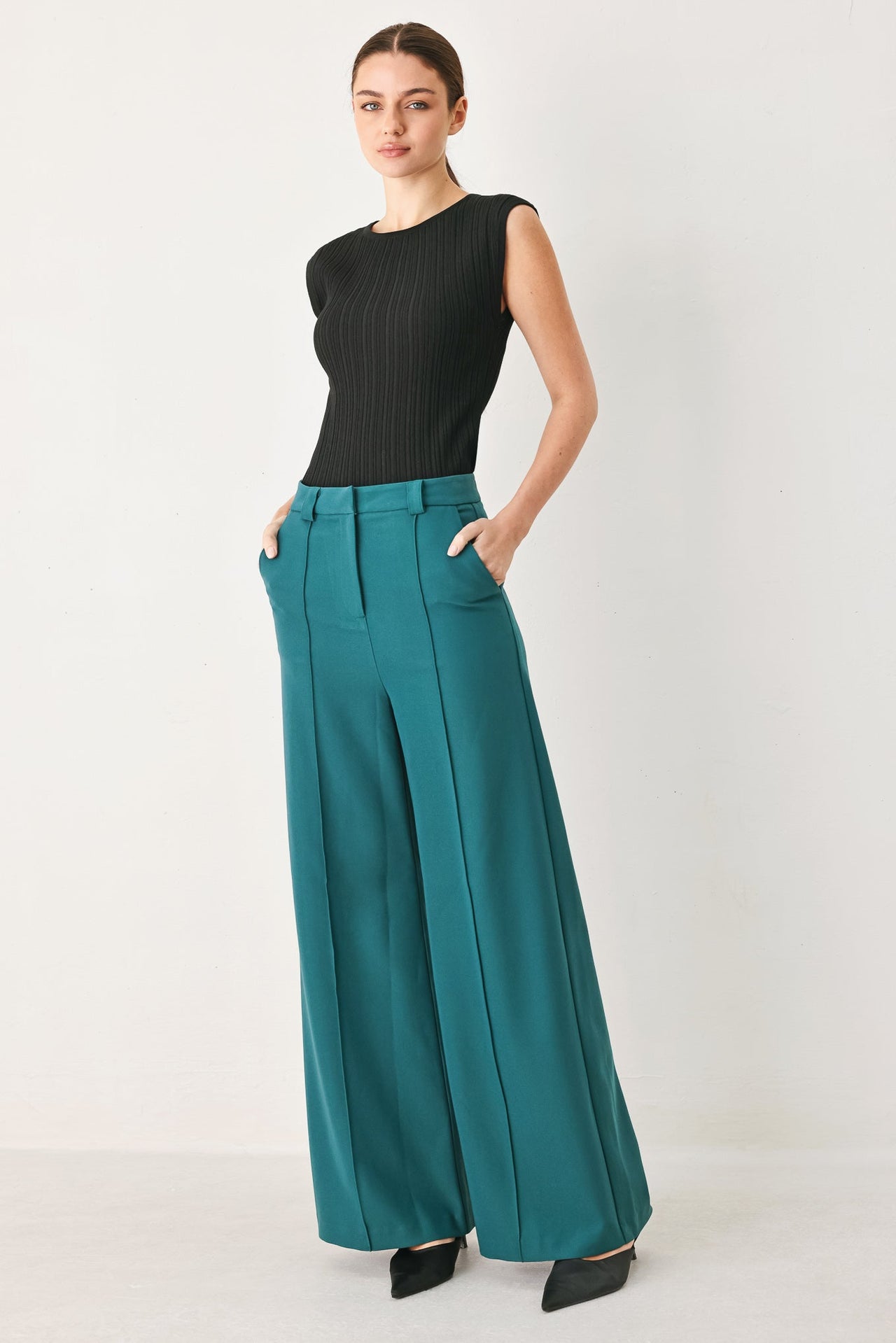 MODERN FLOW WOVEN PANTS