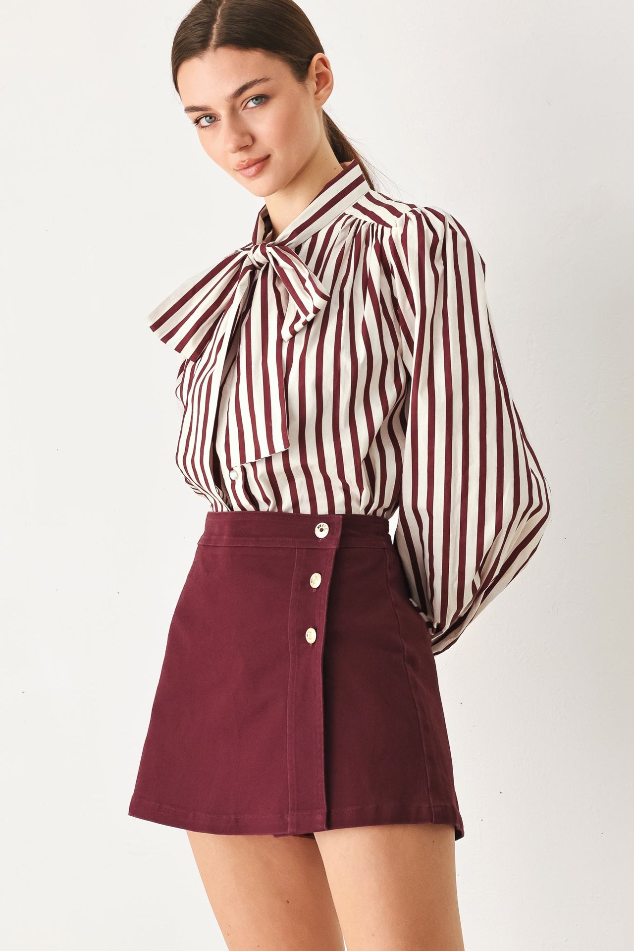 MERLOT RIDGE WOVEN SKORT