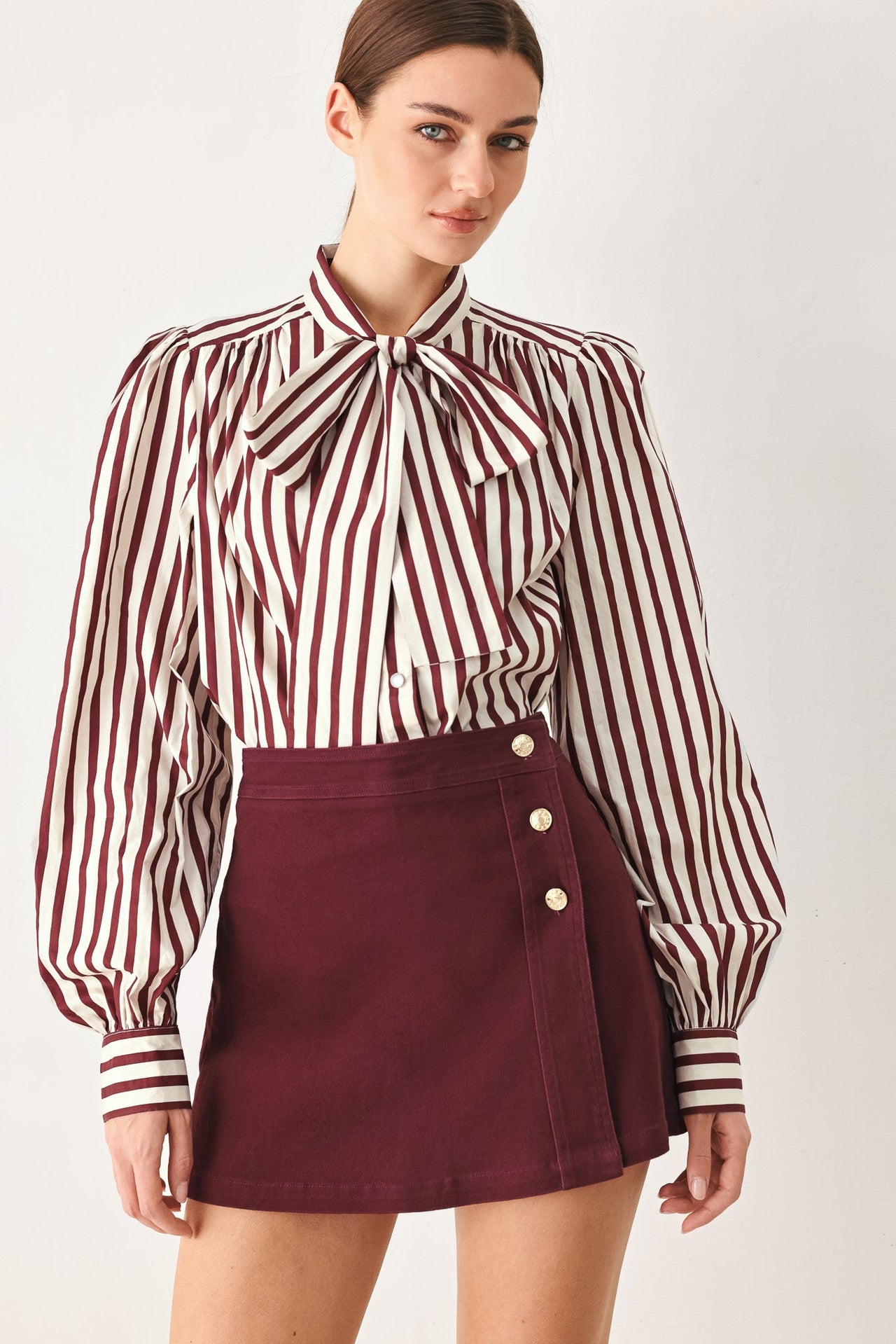 MERLOT RIDGE WOVEN SKORT