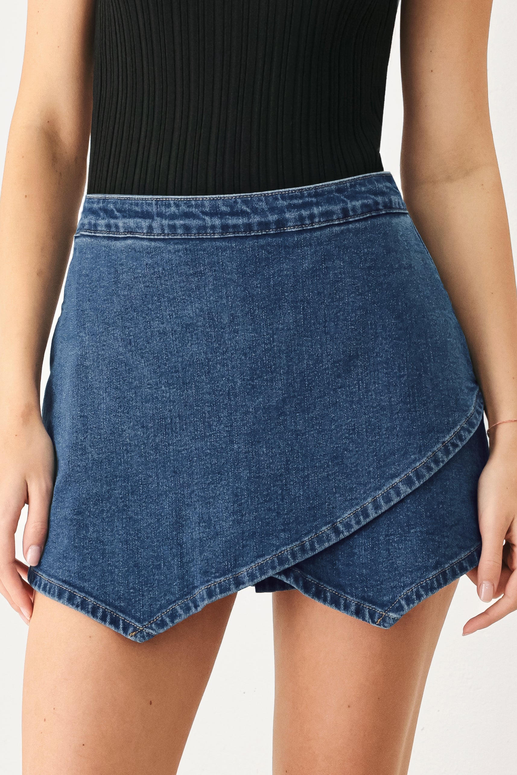 ASYMMETRIC DENIM SKORT
