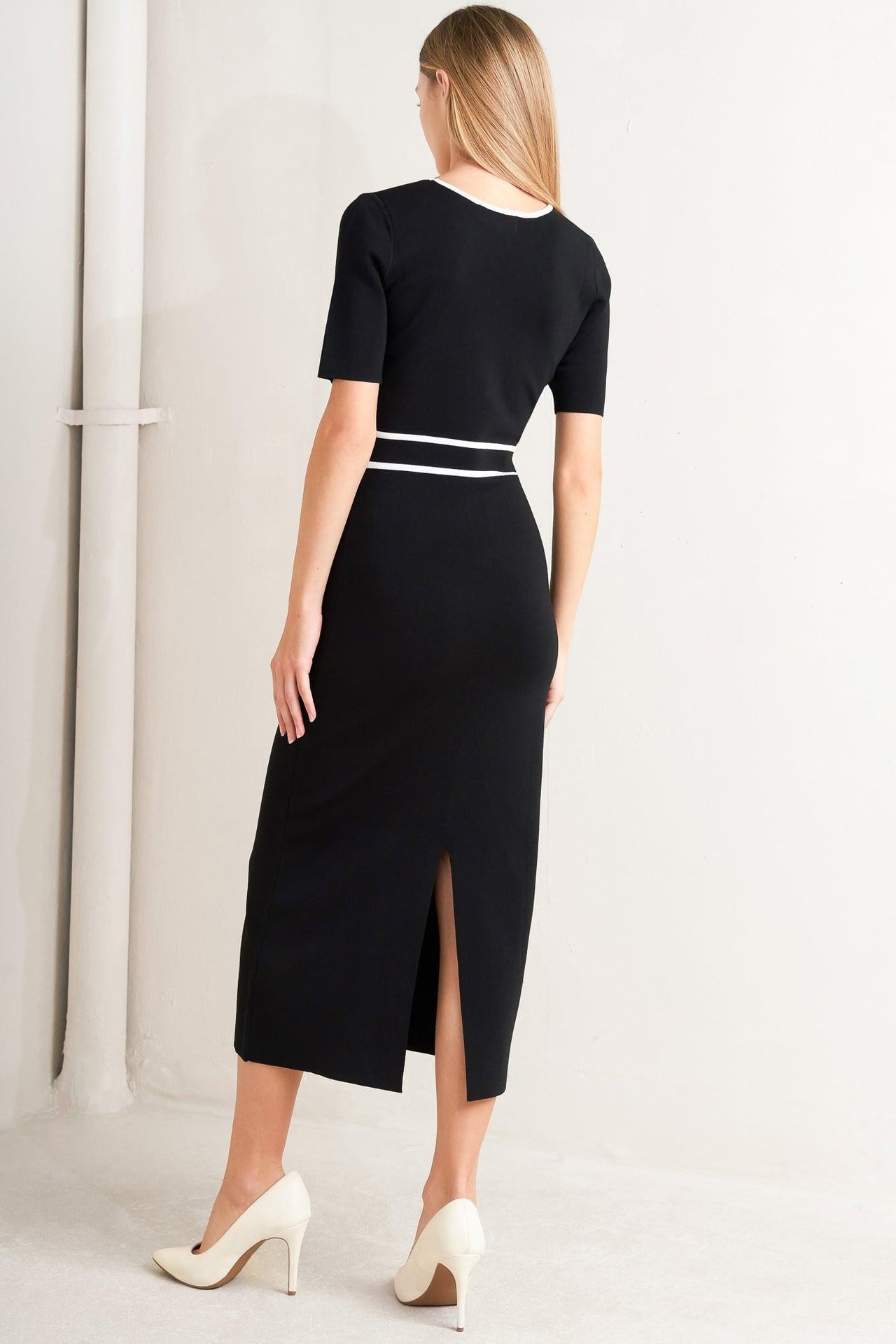 ELEGANT FRAME SWEATER KNIT MIDI DRESS