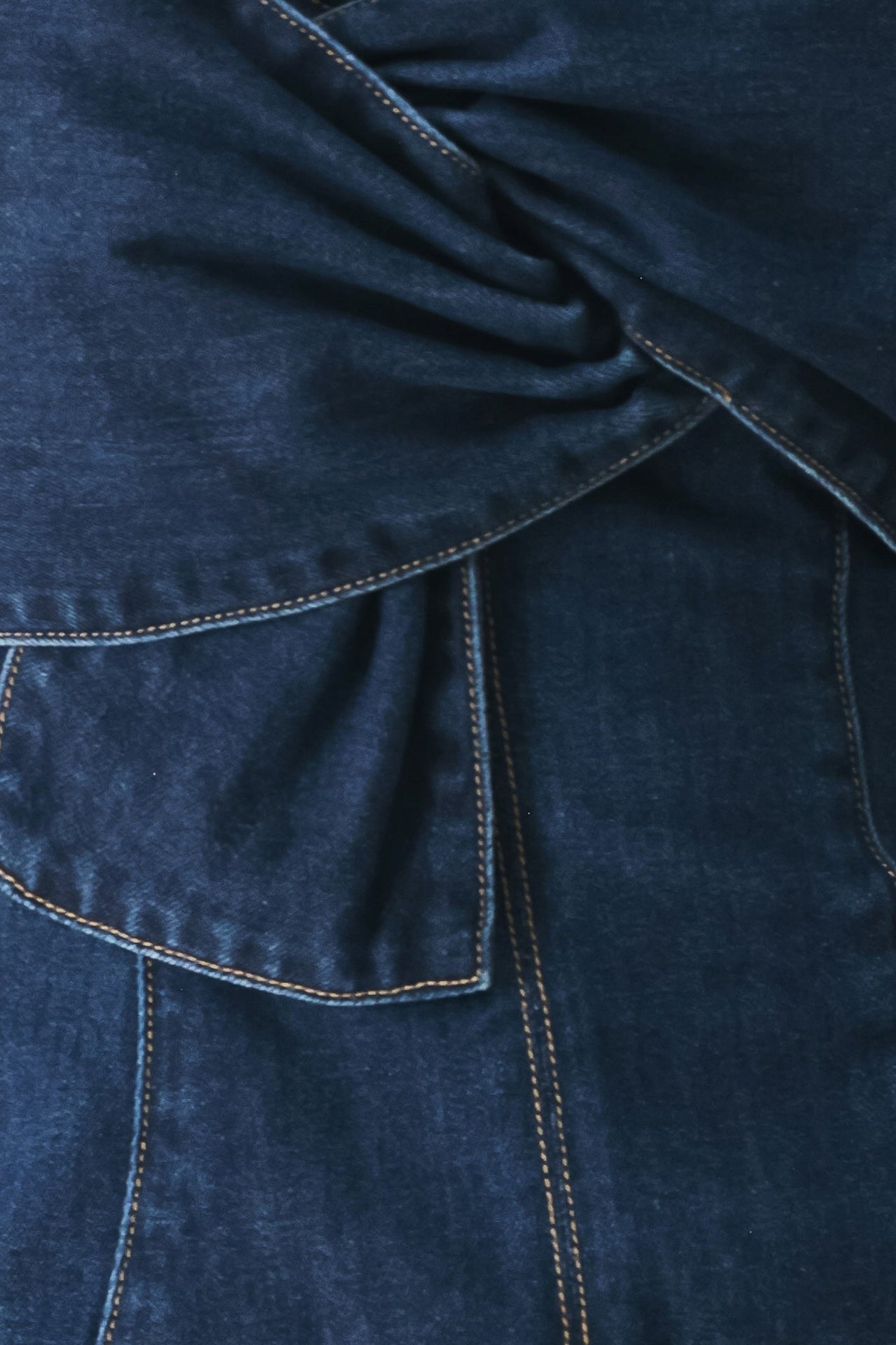 SWEET KISS DENIM TOP