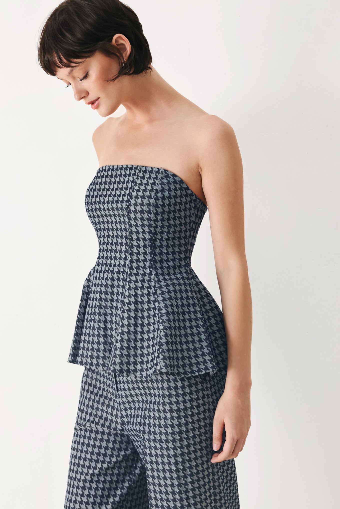 NOIR SOCIETY WOVEN TUBE TOP