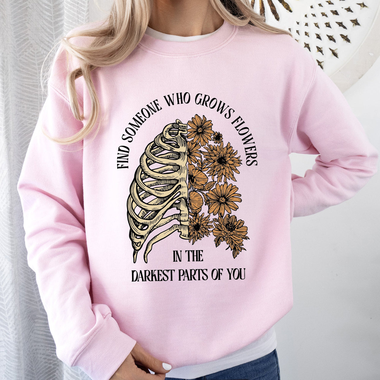 Find Someone Who Grows Flowers Skeleton Cowgirl Floral Western Skeleton Art Design Sweatshirt