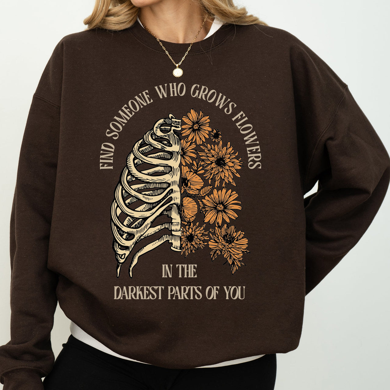 Find Someone Who Grows Flowers Skeleton Cowgirl Floral Western Skeleton Art Design Sweatshirt