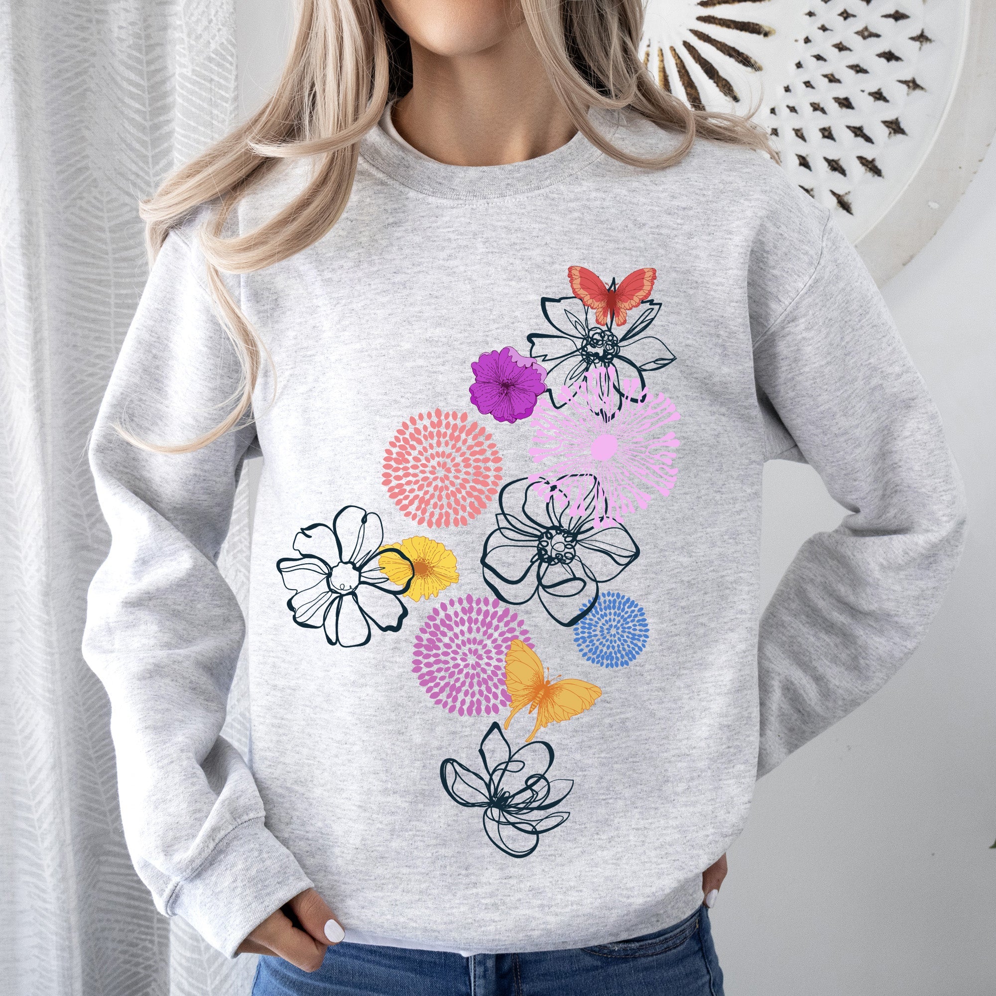 Floral Outlines, Flower Doodle Botanical Line Art Garden Sketch Collection Sweatshirt