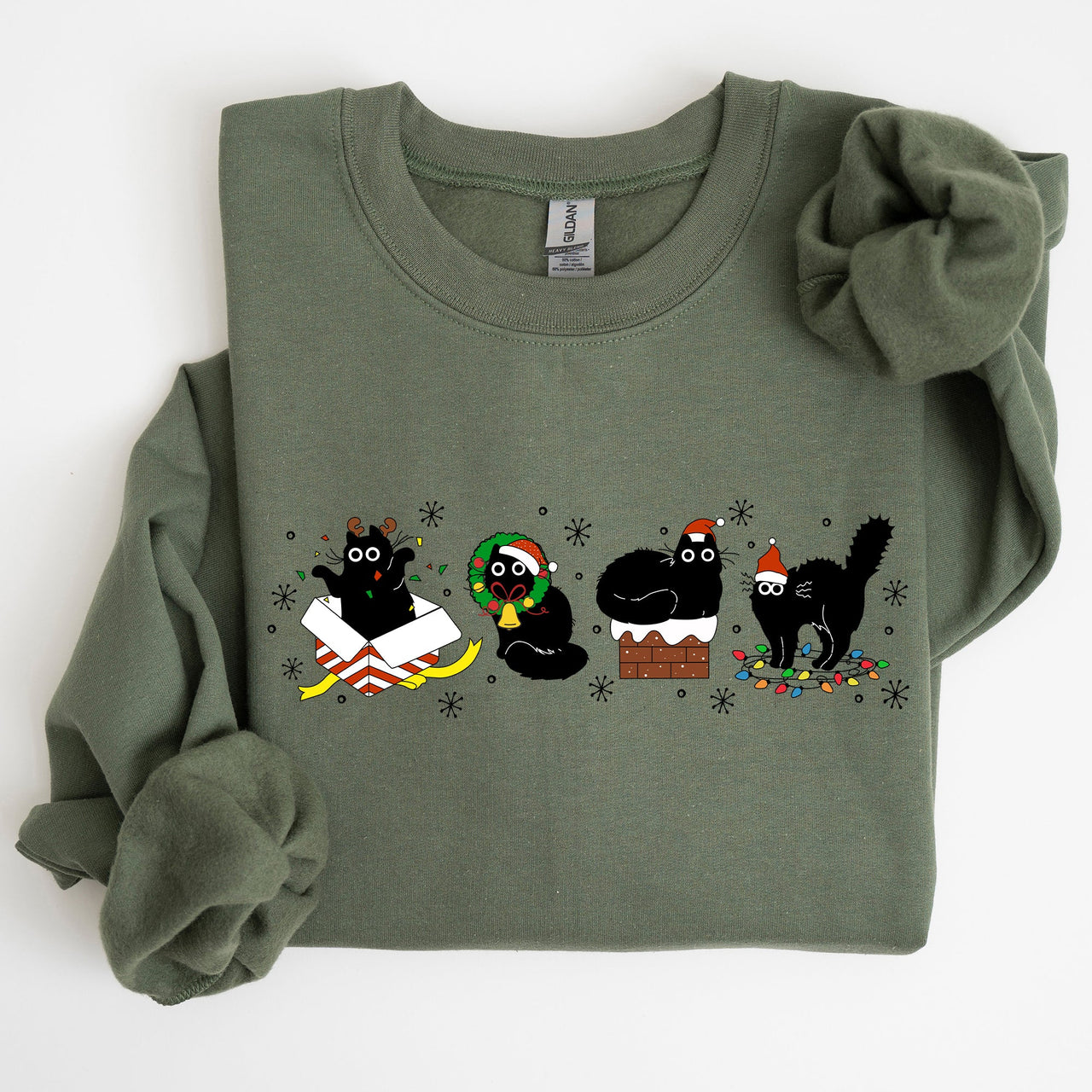 Funny Christmas Cats Santa Xmas Cozy Whimsical Cat Scene For Holiday Cheer Sweatshirt