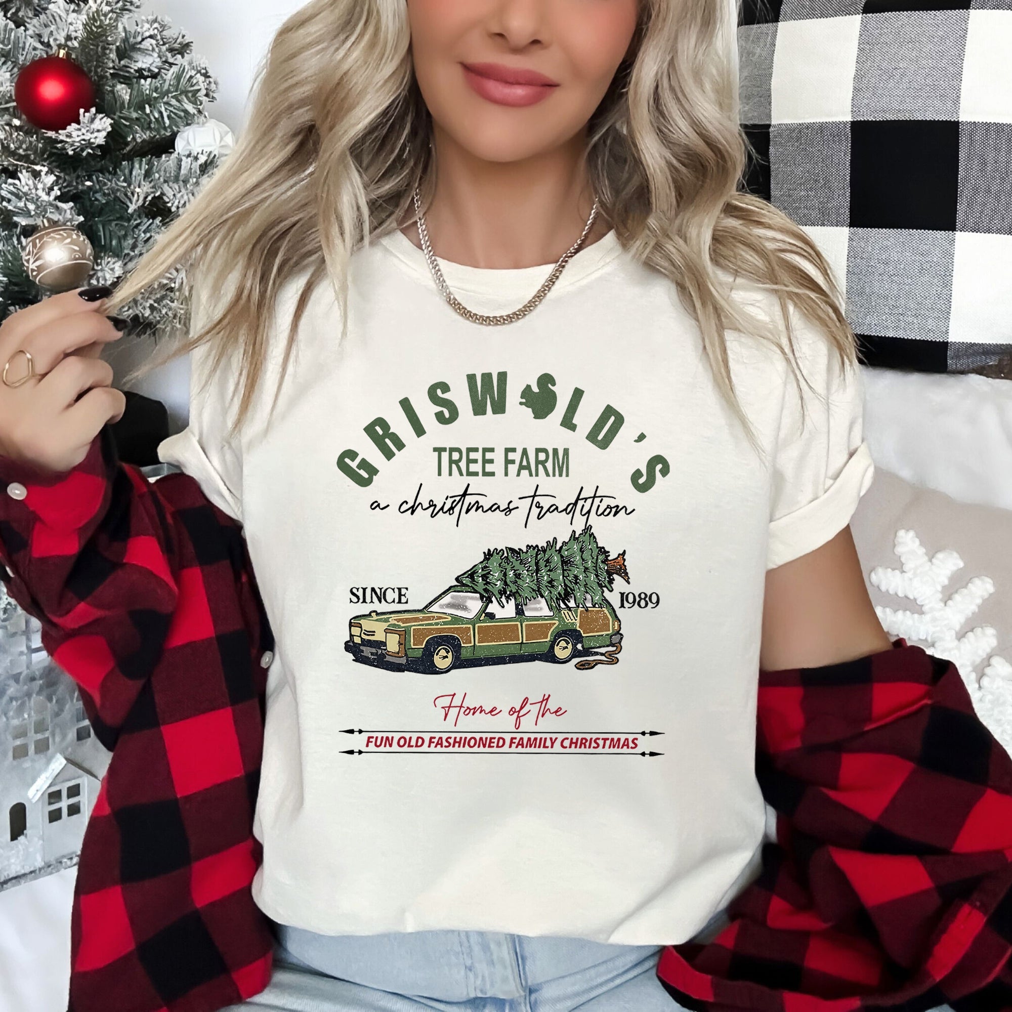 Griswold's Tree Farm Squirrel Christmas Vacation Classic Retro Limited Edition Graphic Tee