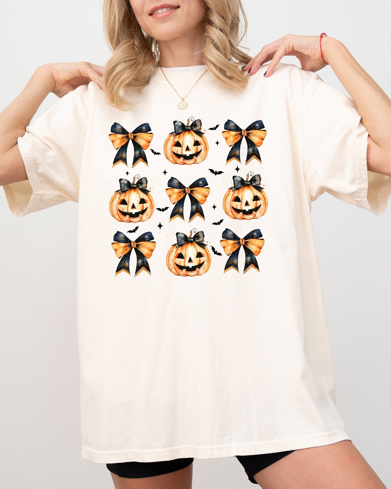 Halloween Pumpkins Bows Jack-O-Lantern Girly Ribbons Coquette Spooky Autumn Fall Thanksgiving Comfort Colors Tee