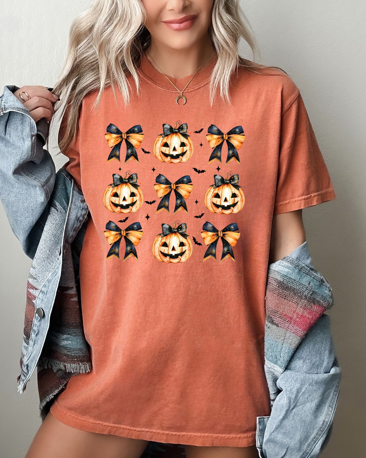 Halloween Pumpkins Bows Jack-O-Lantern Girly Ribbons Coquette Spooky Autumn Fall Thanksgiving Comfort Colors Tee