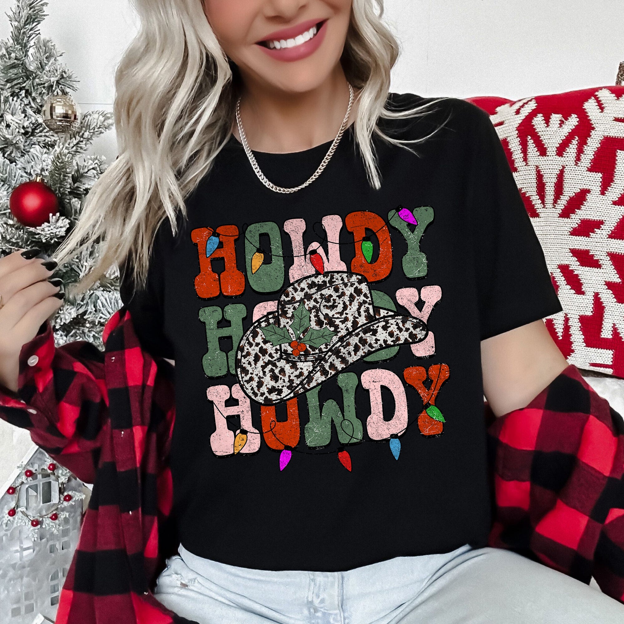 Howdy Christmas Leopard Print Cowboy Hat Retro Text Vintage Western Holiday Graphic Tee