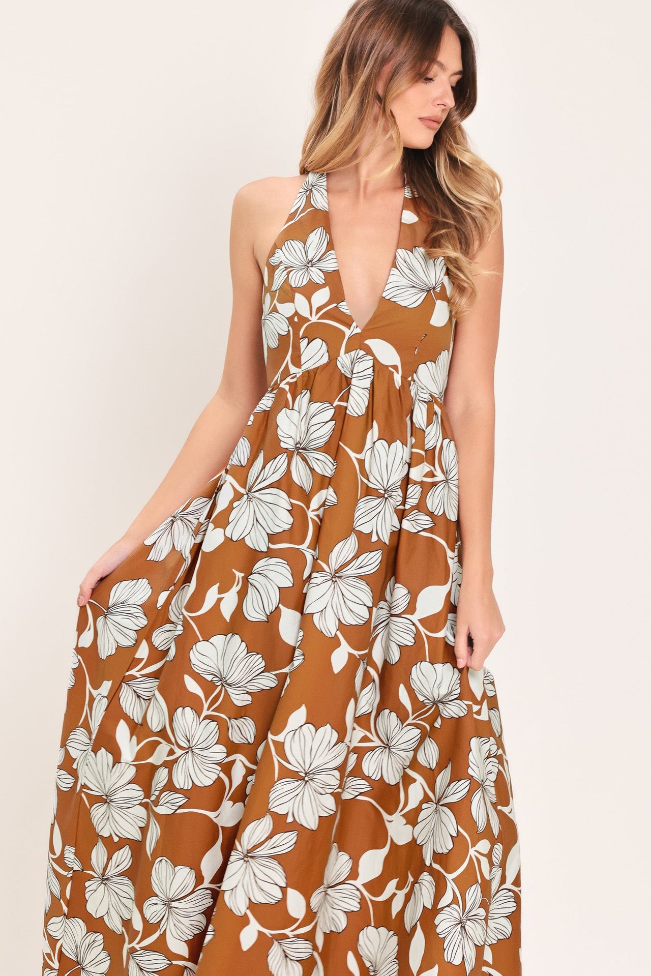 GOLDEN ISLE FLORAL WOVEN MAXI DRESS