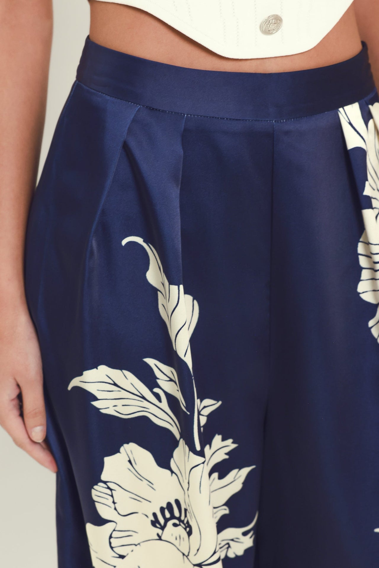 WHITE MAGNOLIA CURRENT WOVEN WIDE LEG PANTS