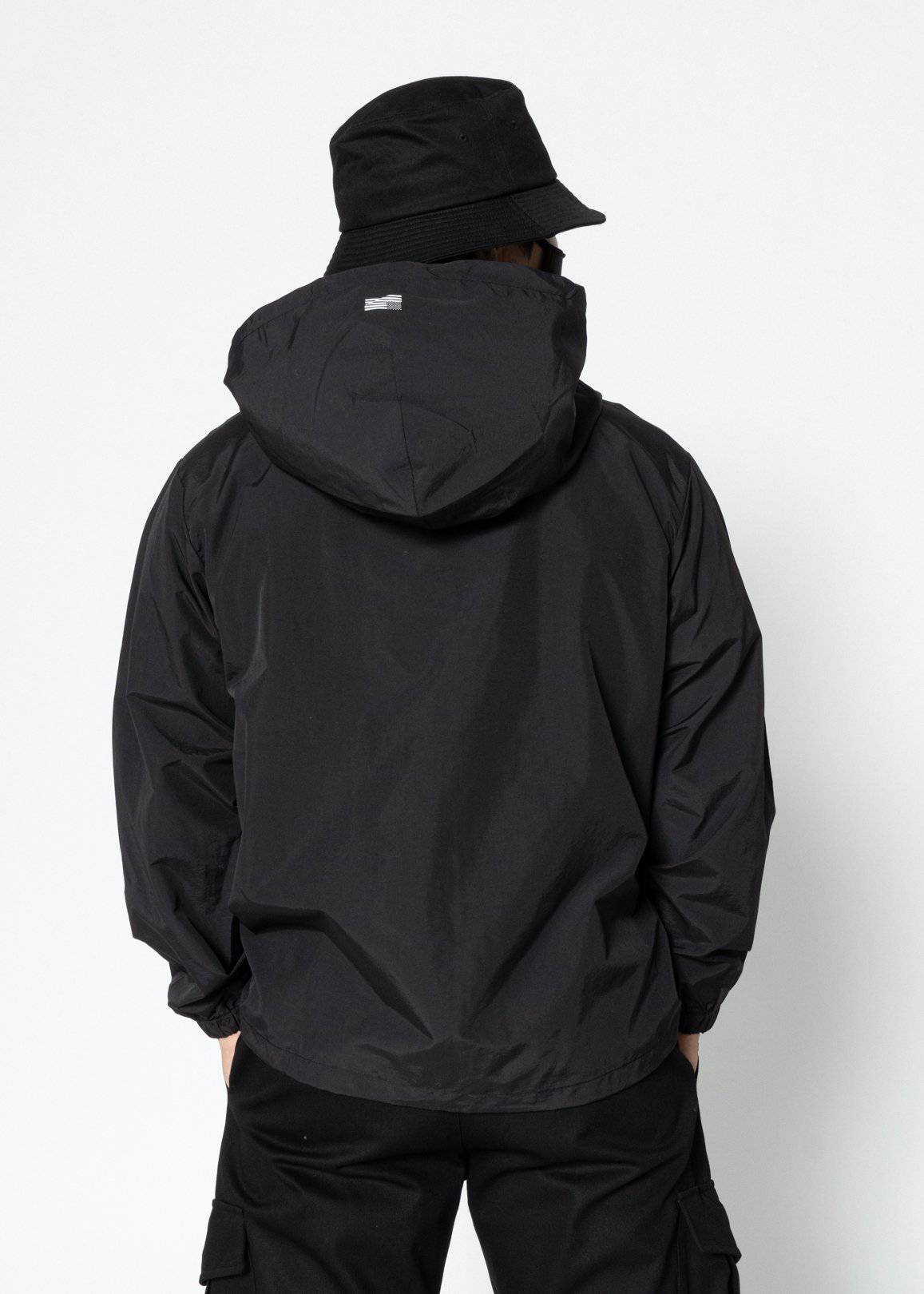 Konus Men's Essential Logo Anorak in Black