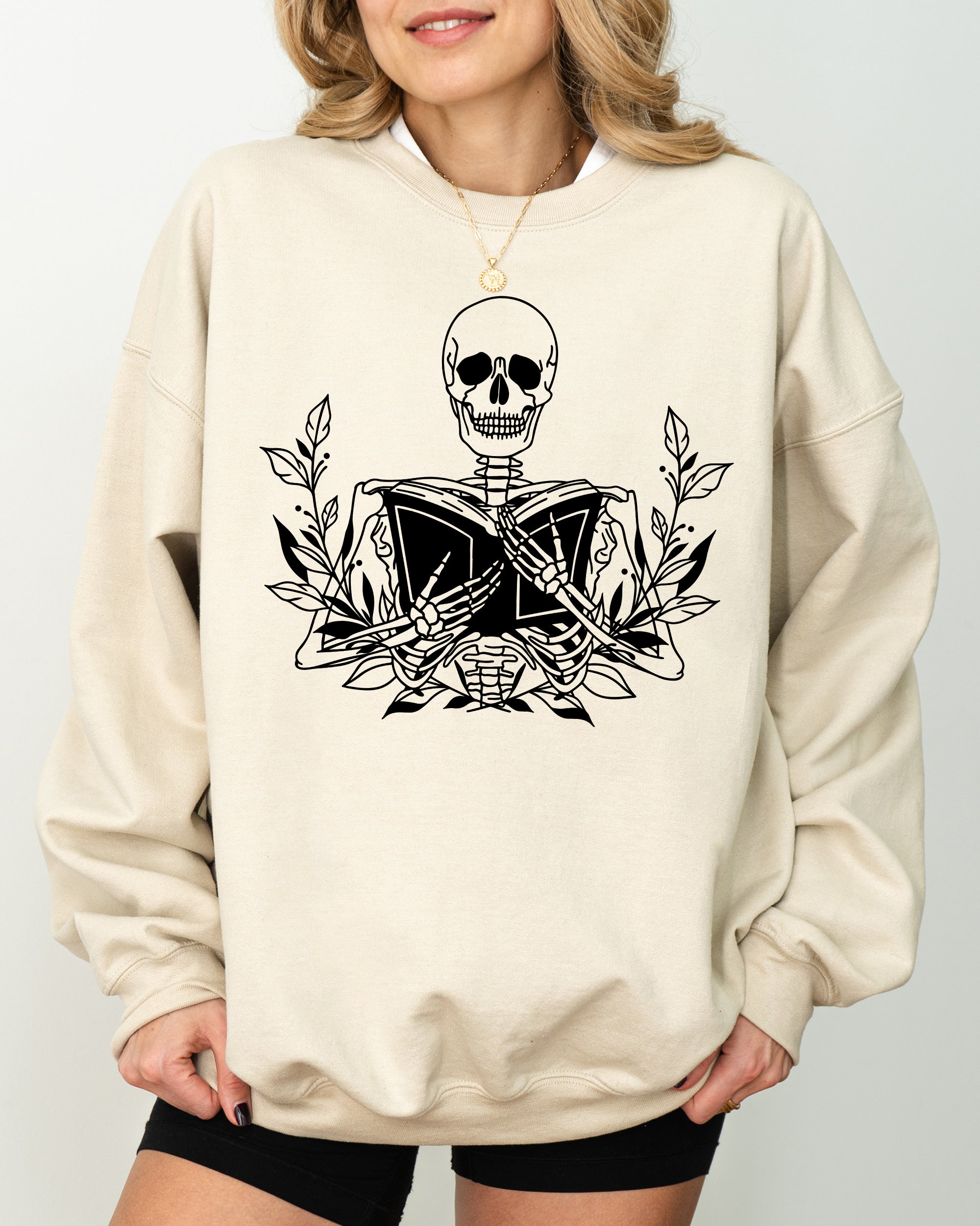 Reading Skeleton Book Lover Retro Literary Cozy Bookish Gothic Illustration Graphic Sweatshirt