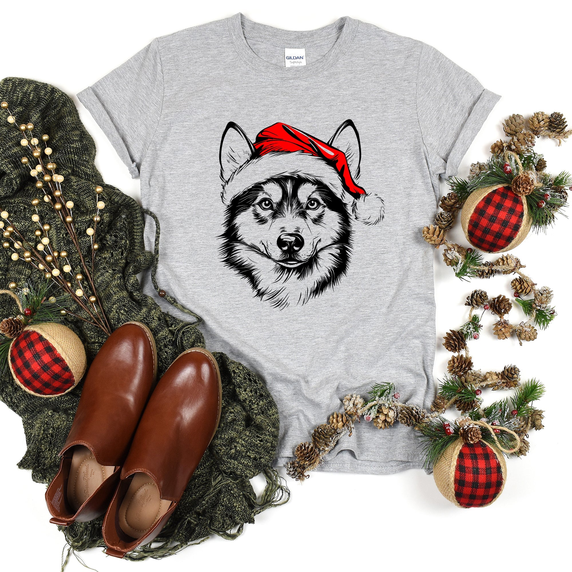 Husky Santa Claus With Christmas Paws And Festive Holly For Dog Lovers Comfort Colors Tee