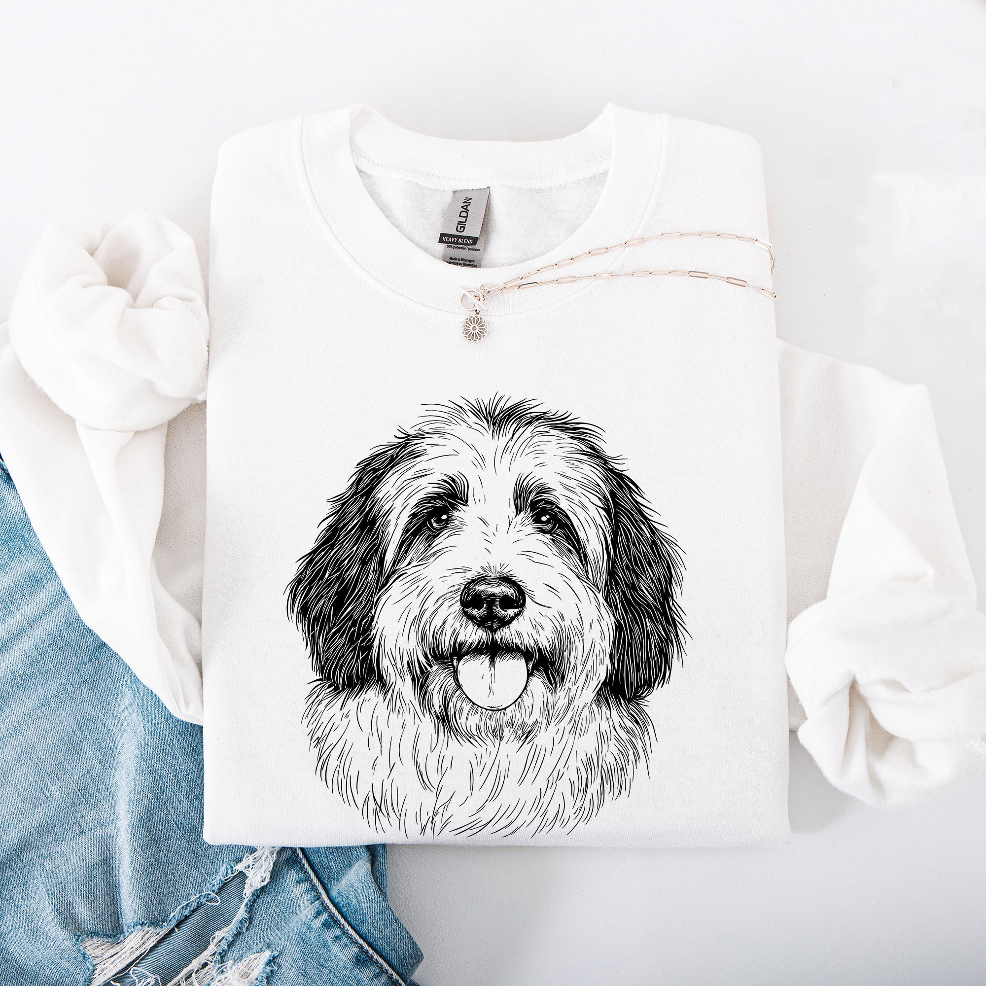 English Sheepdog For Dog Lovers And Pet Parents Who Adore The Classic Breed Graphic Sweatshirt