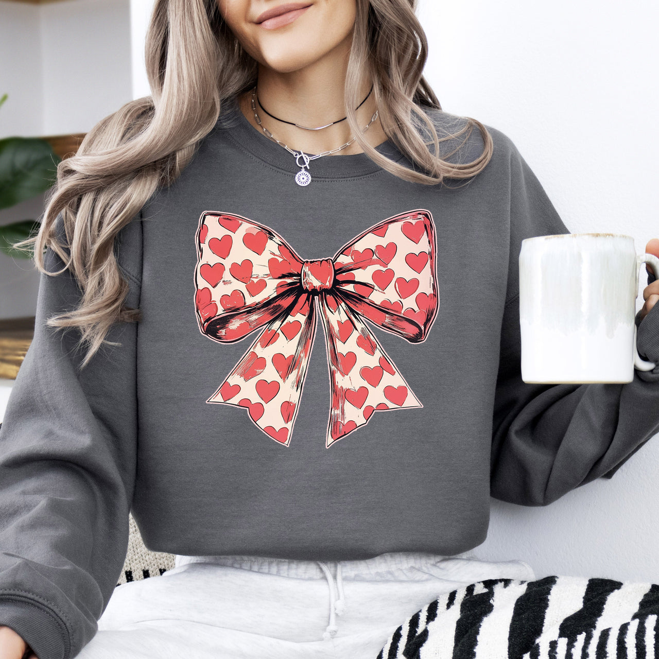 Vintage Bow Hearts Coquette Valentine's Day Love Romantic Artwork Graphic Sweatshirt