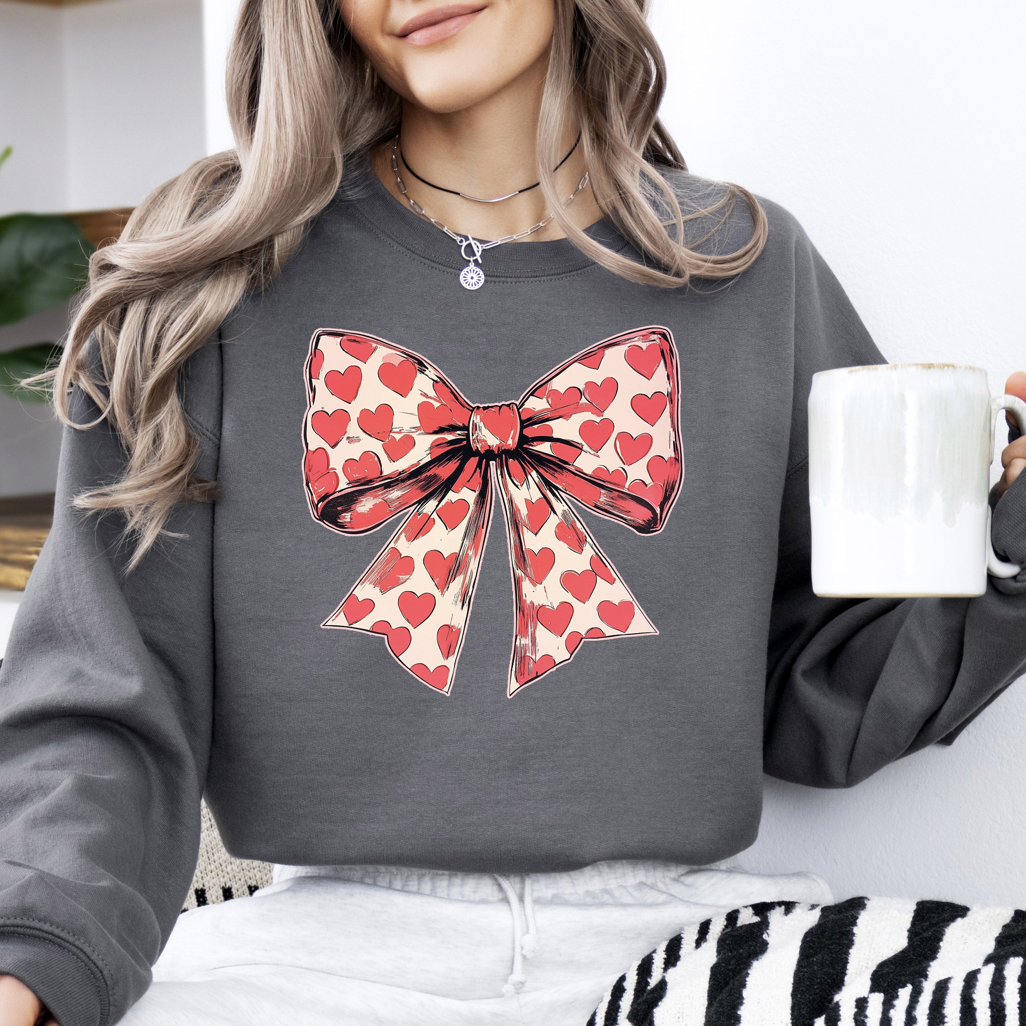 Vintage Bow Hearts Coquette Valentine's Day Love Romantic Artwork Graphic Sweatshirt