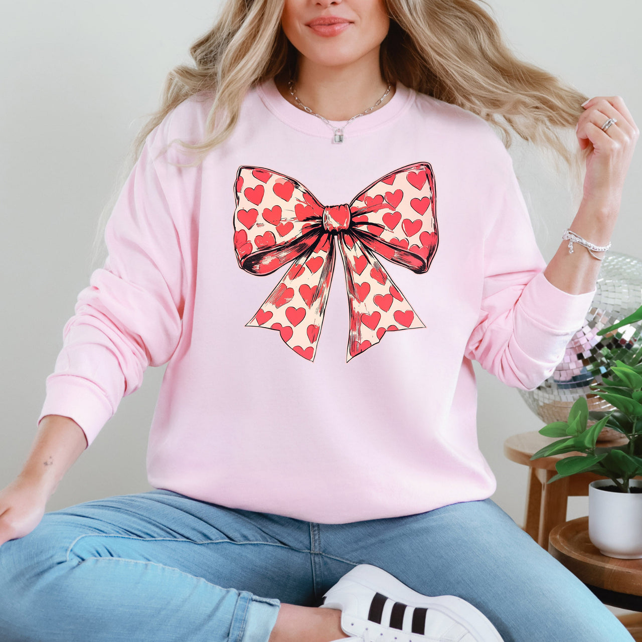 Vintage Bow Hearts Coquette Valentine's Day Love Romantic Artwork Graphic Sweatshirt