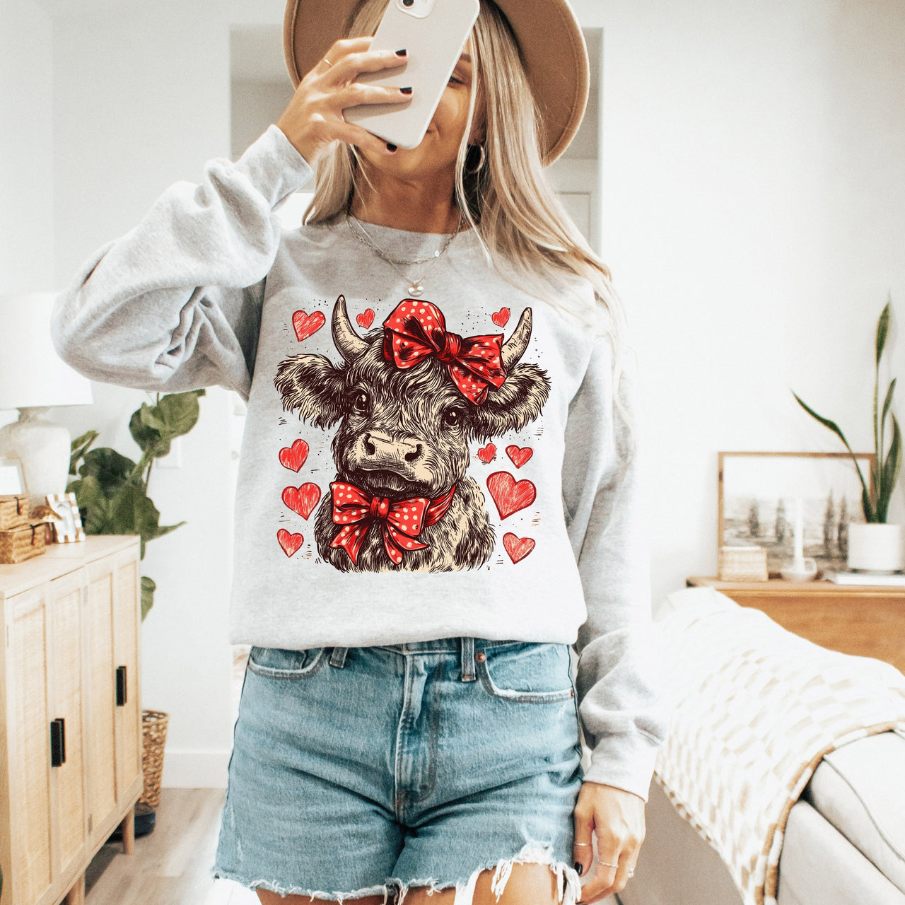 Highland Cow Western Hearts Country Valentine's Day Love Cozy Ranch Style Sweatshirt