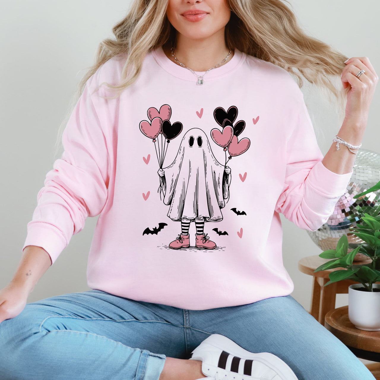 Cute Ghost Lover Hearts Valentine's Day Love Cozy Fleece Ultra Soft Graphic Sweatshirt