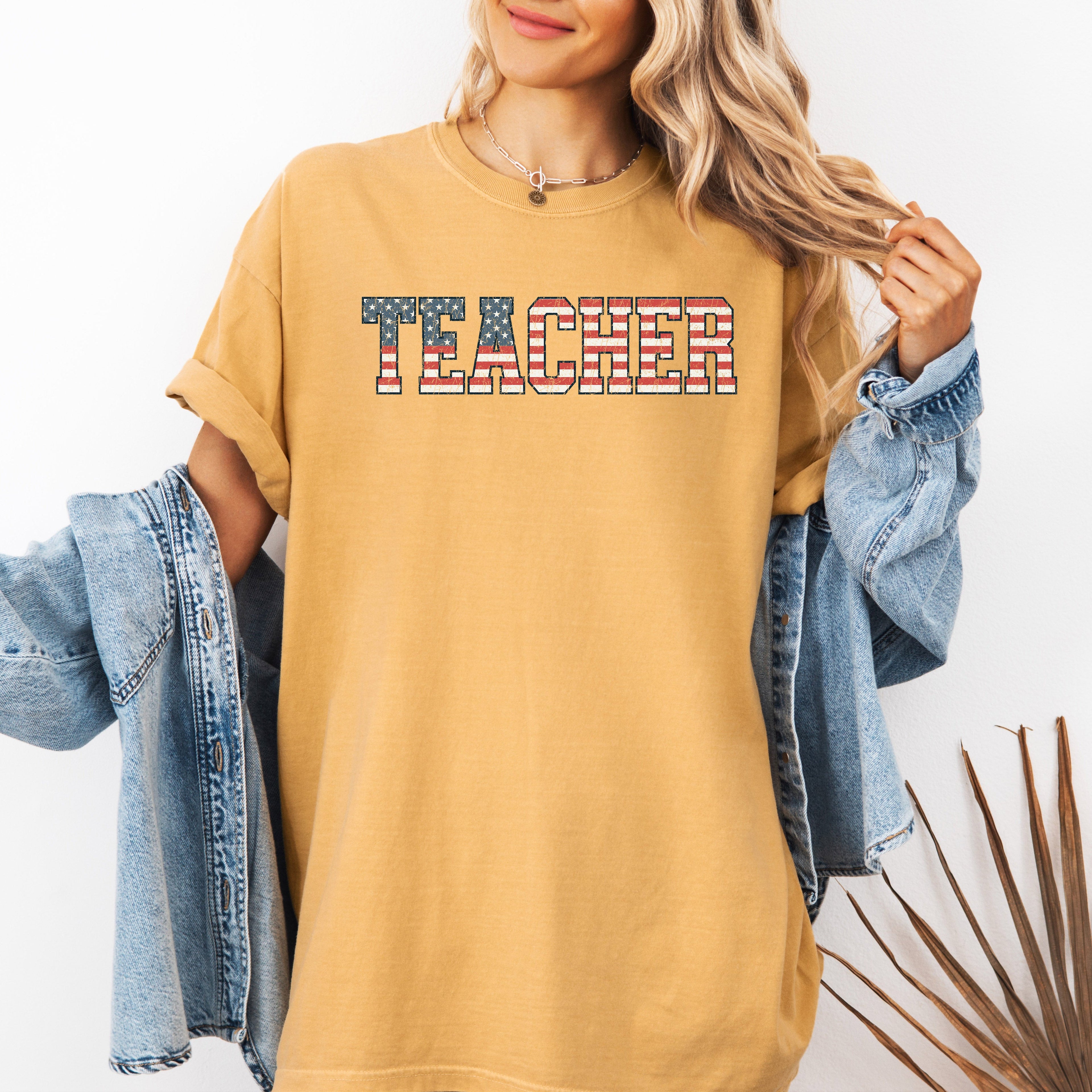 Teacher USA Flag Retro Classroom Pride Teacher Appreciation Edition Comfort Colors Tee