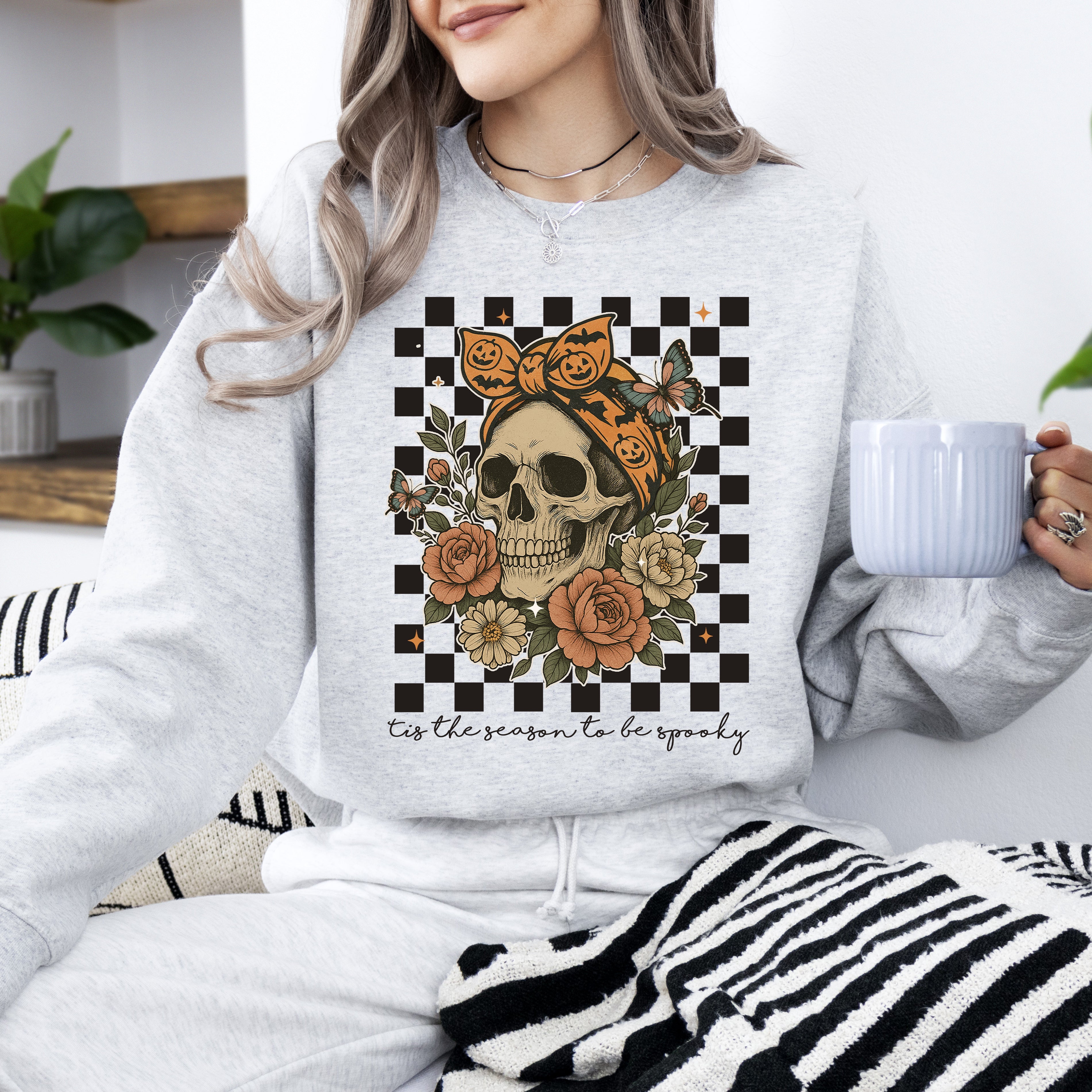 Tis The Season Skull Halloween Ghost Checkered Retro Vintage Spooky Graphic Sweatshirt
