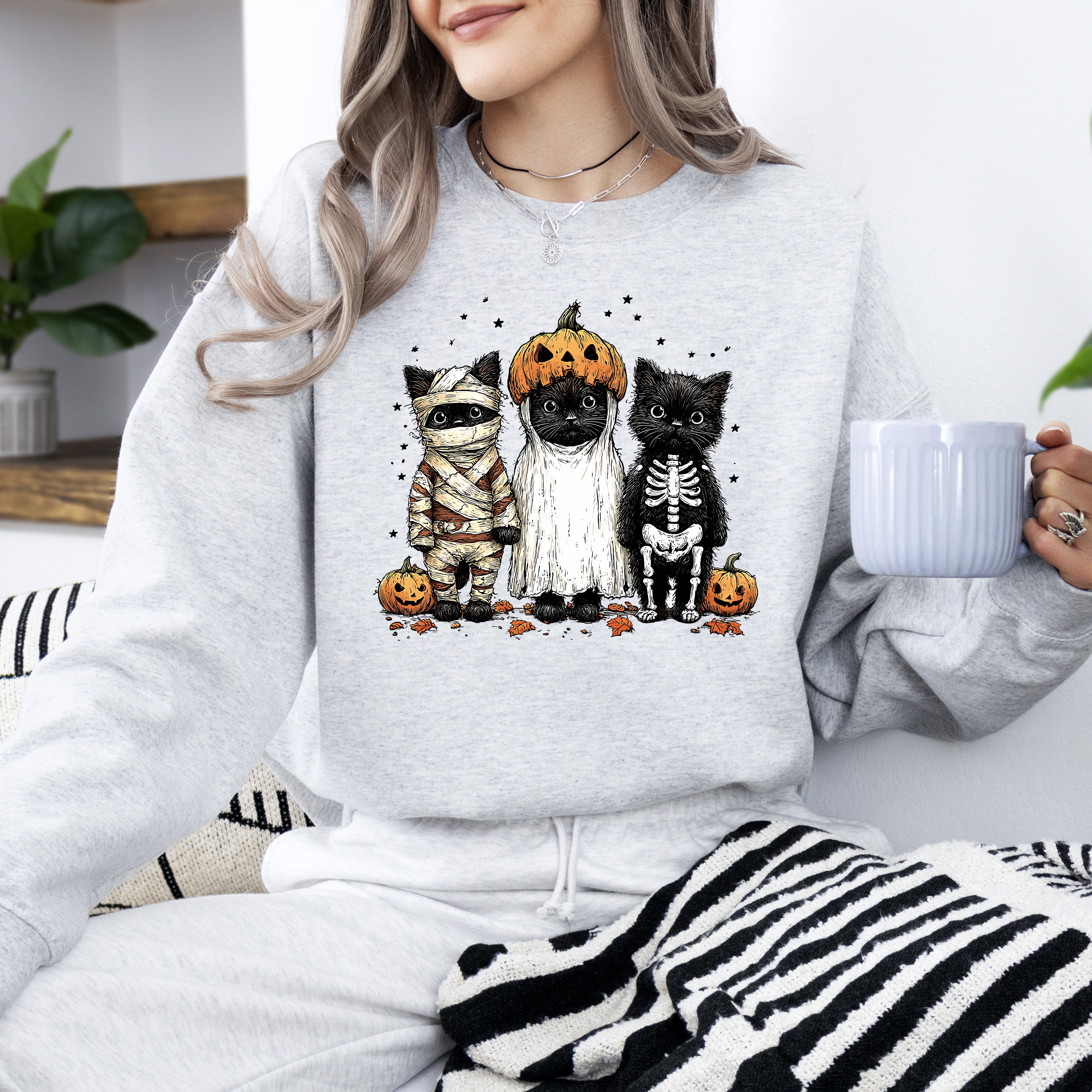 Funny Halloween Cats Retro Ghost Pumpkin Vintage Nostalgic Spooky Season Graphic Sweatshirt