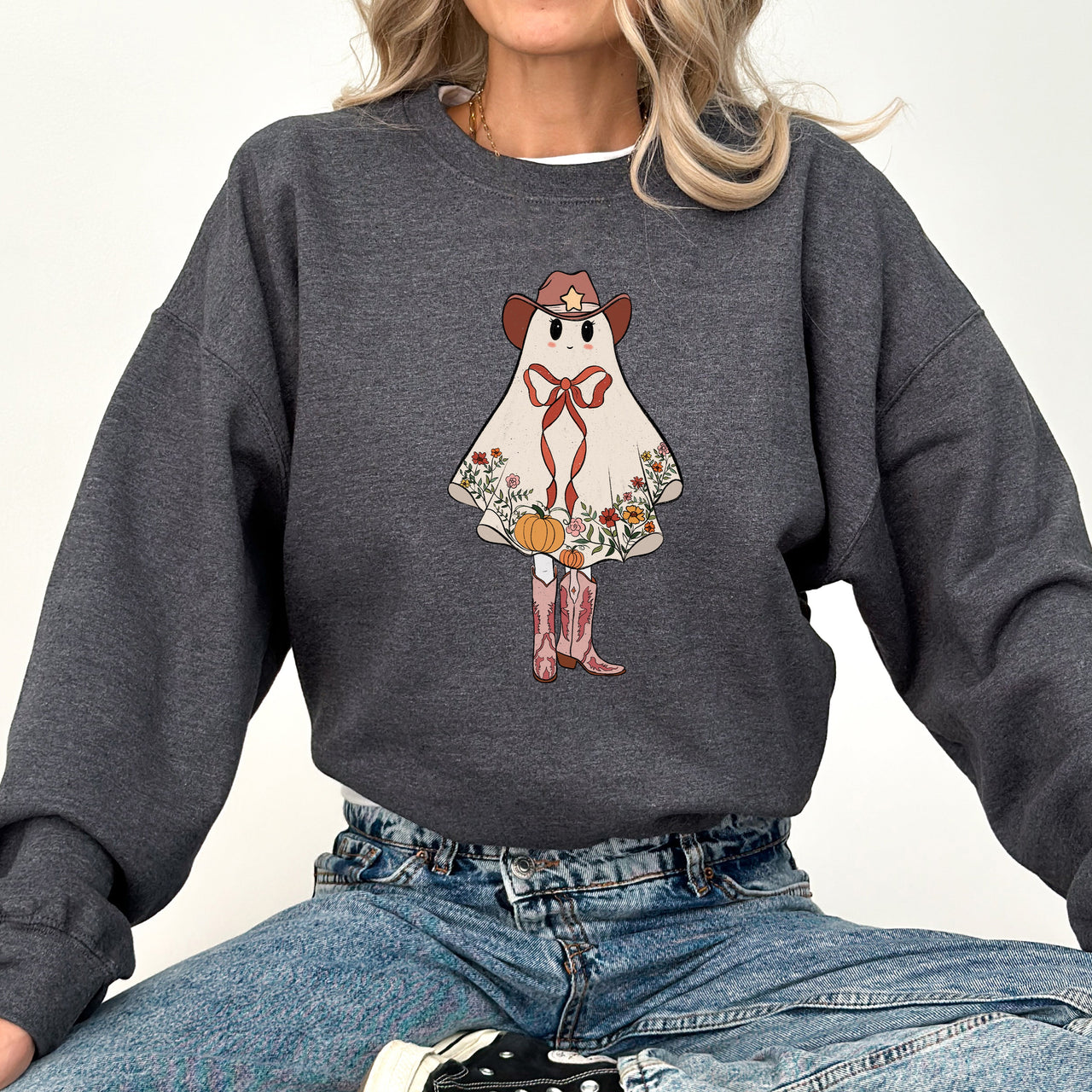 Cute Cowgirl Ghost Halloween Western Vintage Pumpkin Spooky Retro Graphic Sweatshirt
