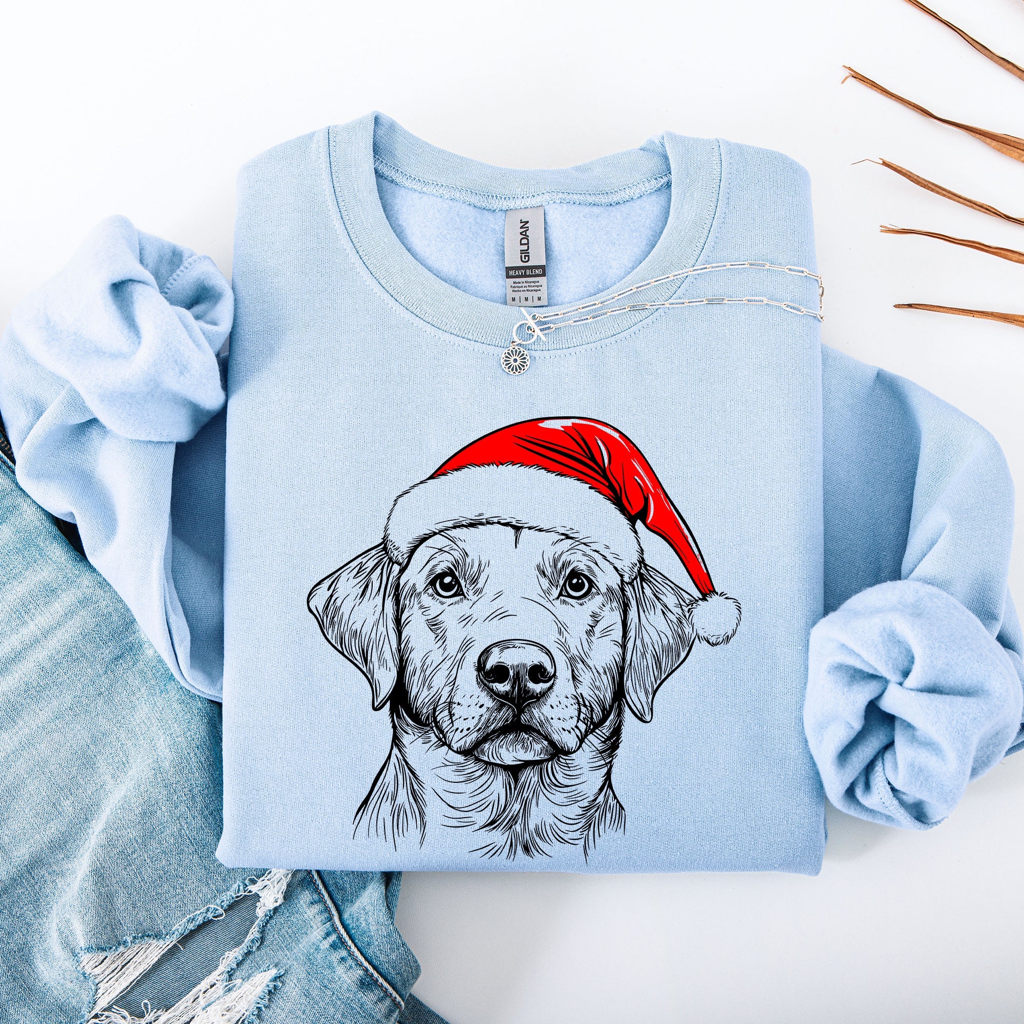 Labrador Retriever Santa Hat Christmas Scene For Dog Lovers And Family Sweatshirt