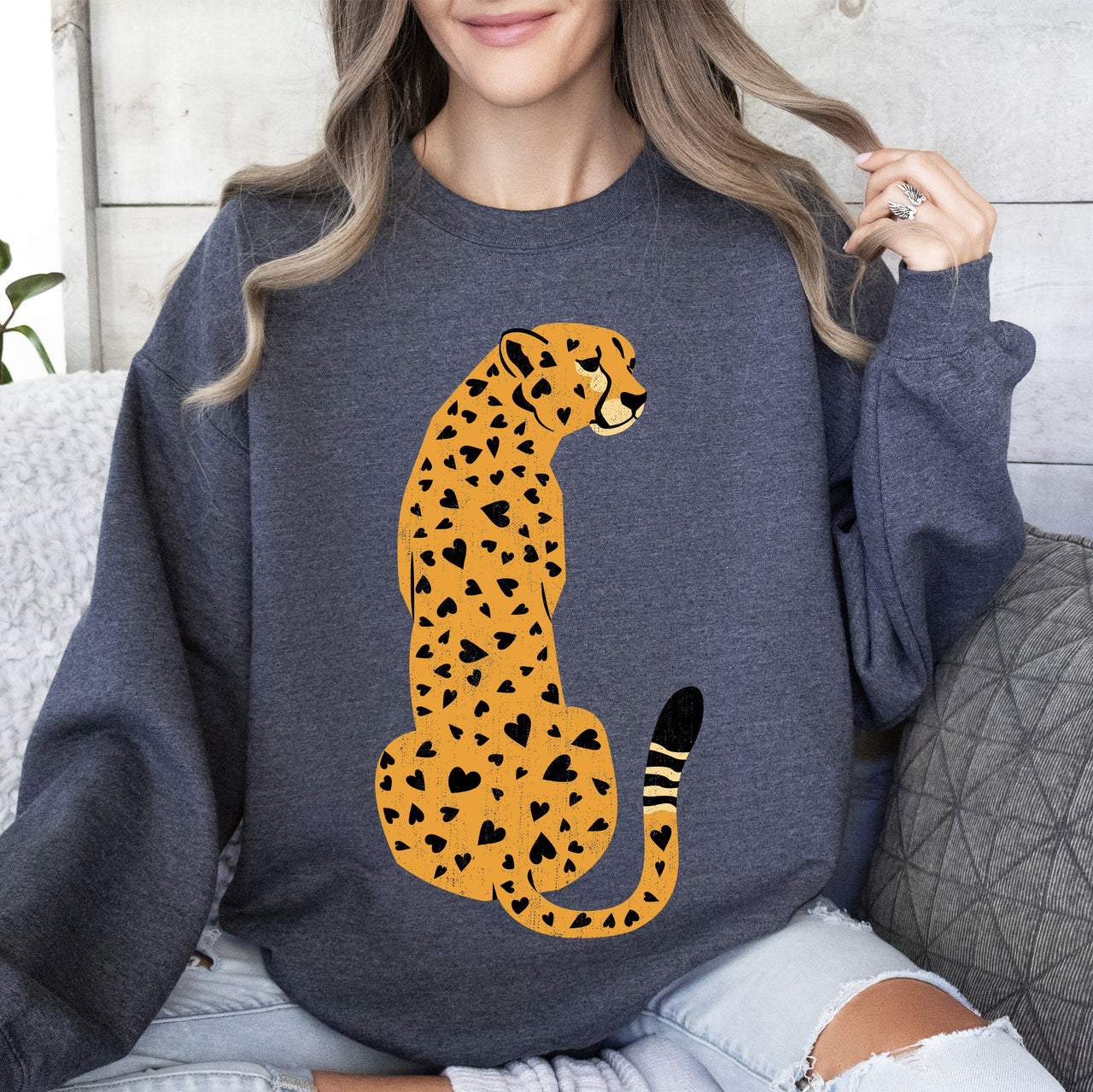 Leopard Heart Spots Valentine's Day Leopard Print Love Pattern Cozy Vintage Style Sweatshirt