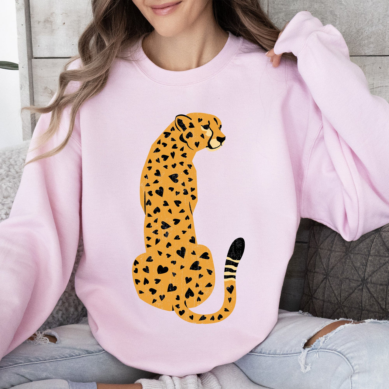 Leopard Heart Spots Valentine's Day Leopard Print Love Pattern Cozy Vintage Style Sweatshirt