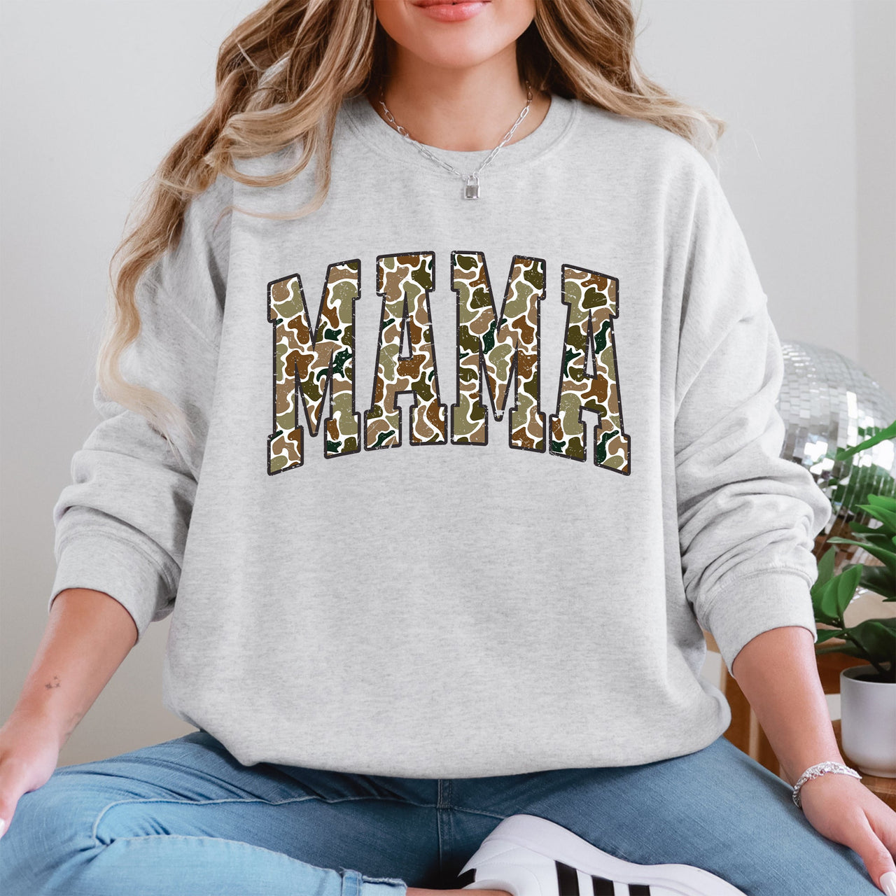 Mama Camo Camouflage Hunting Retro Mother's Day Outdoor Heritage Classic Logo Sweatshirt
