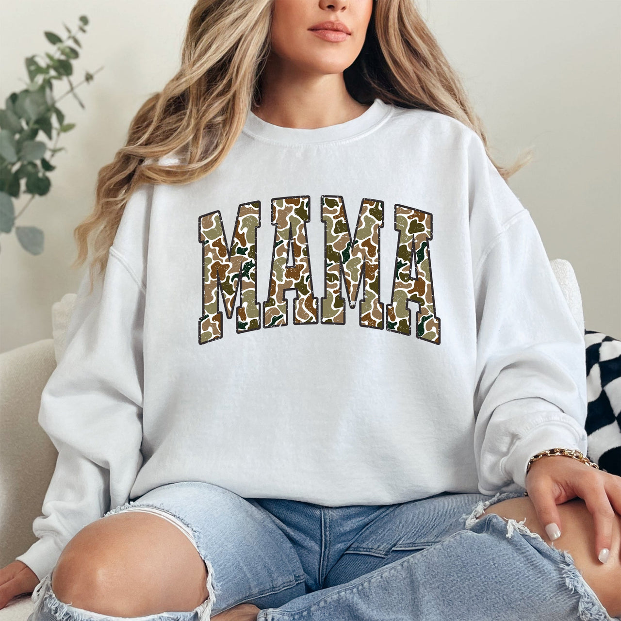 Mama Camo Camouflage Hunting Retro Mother's Day Outdoor Heritage Classic Logo Sweatshirt