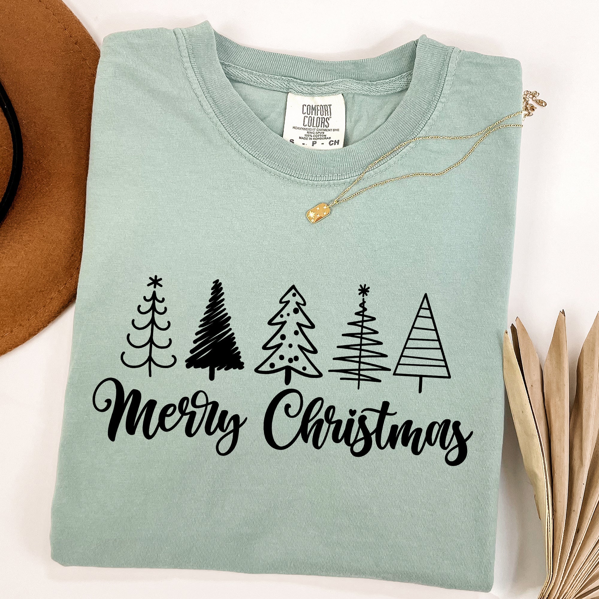 Minimalist Merry Christmas Trees Classic Retro Winter Santa Xmas Comfort Colors Tee