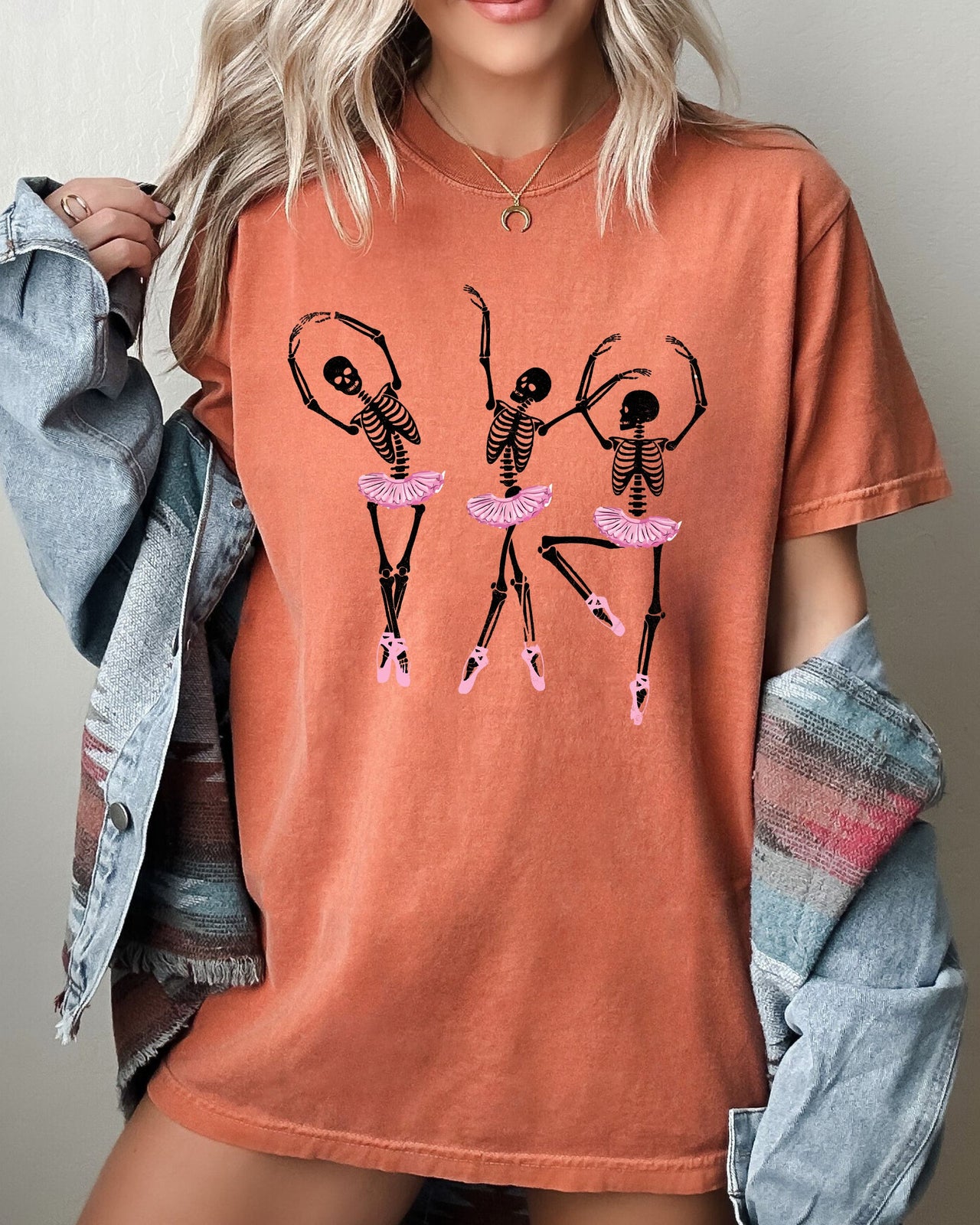 Dancing Skeleton Ladies Ghost Spooky Funny Witch Aesthetic Meme Halloween Costume Comfort Colors Tee